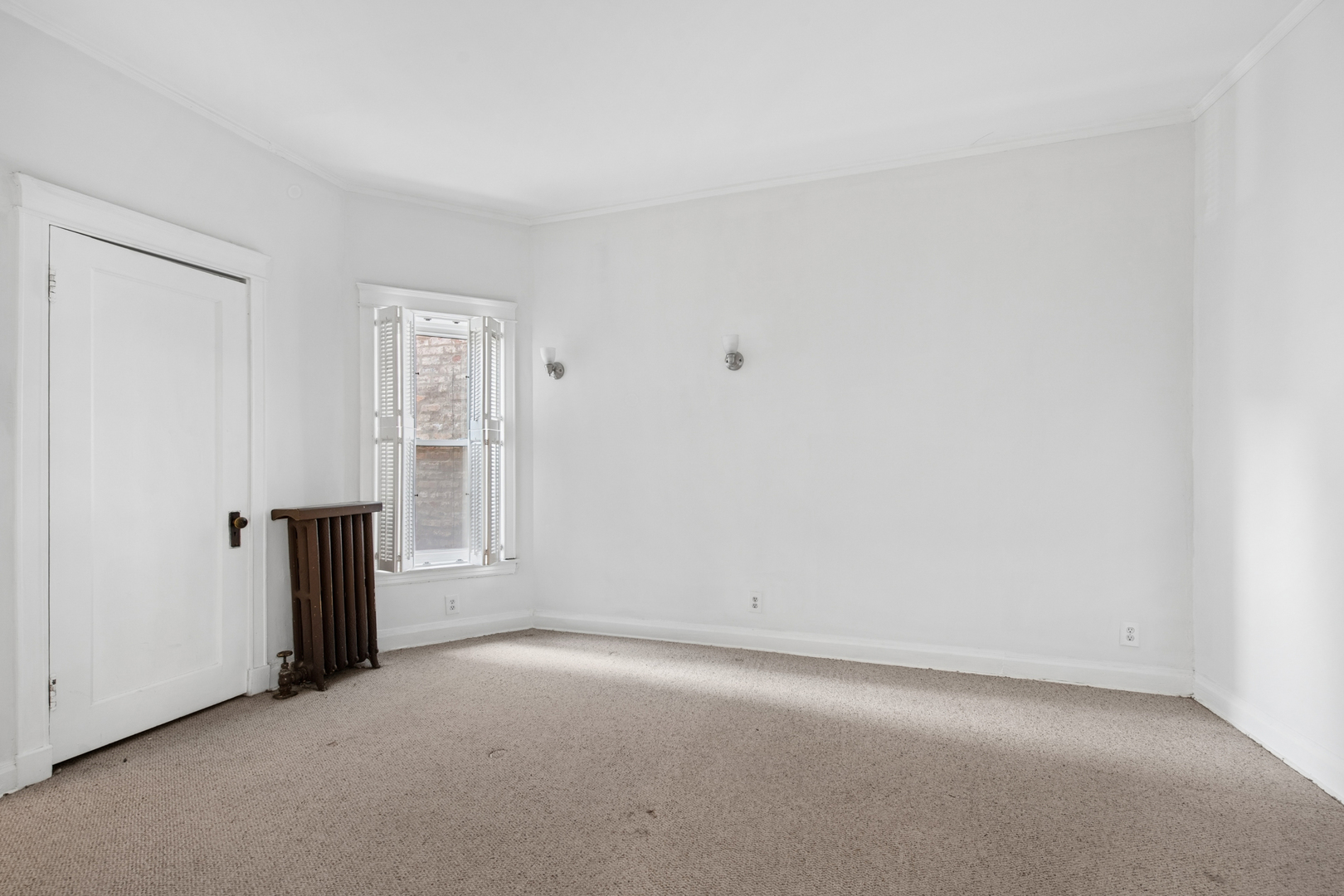 5715 S Blackstone Avenue Unit: 2S