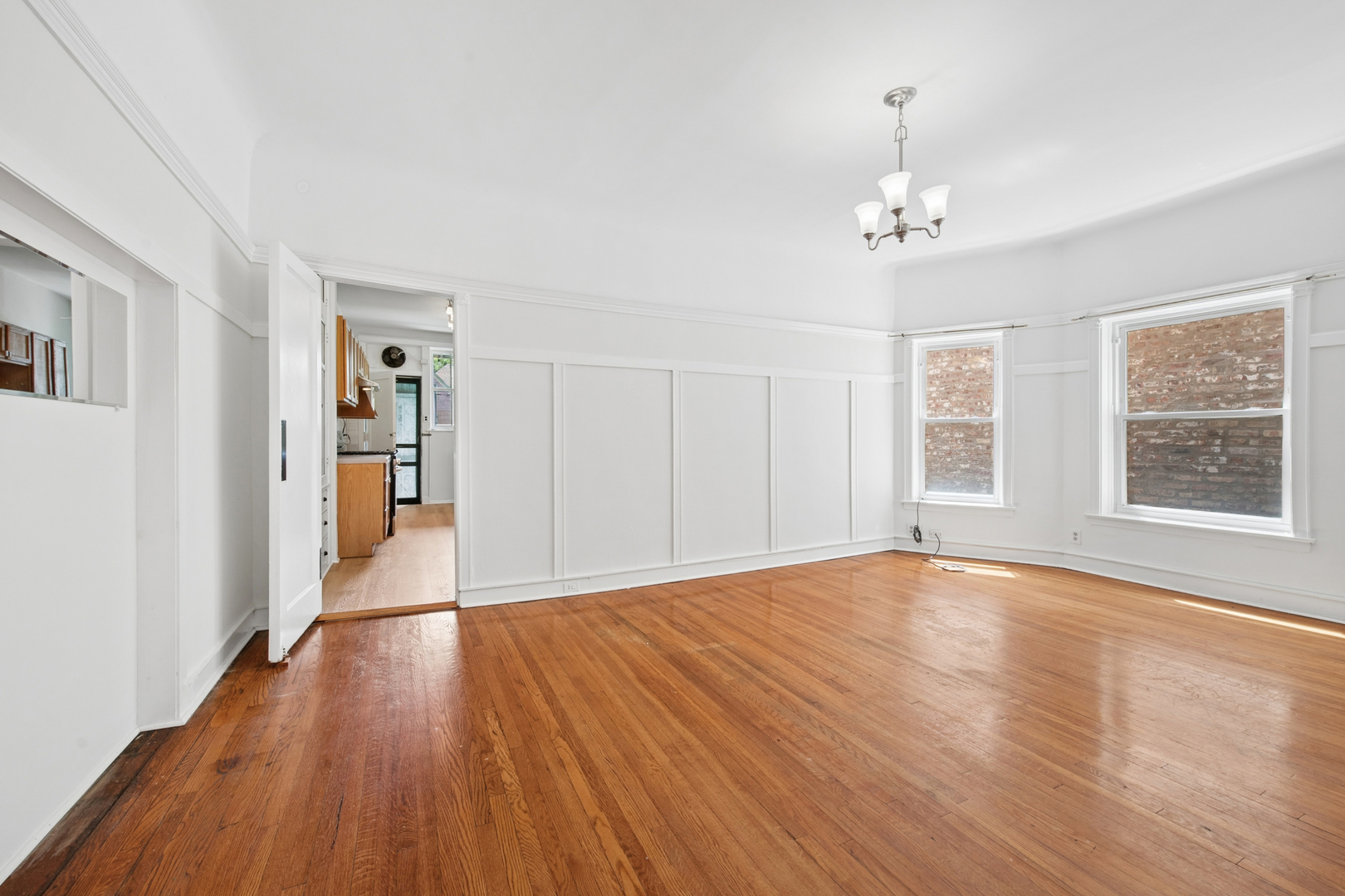 5715 S Blackstone Avenue Unit: 2S
