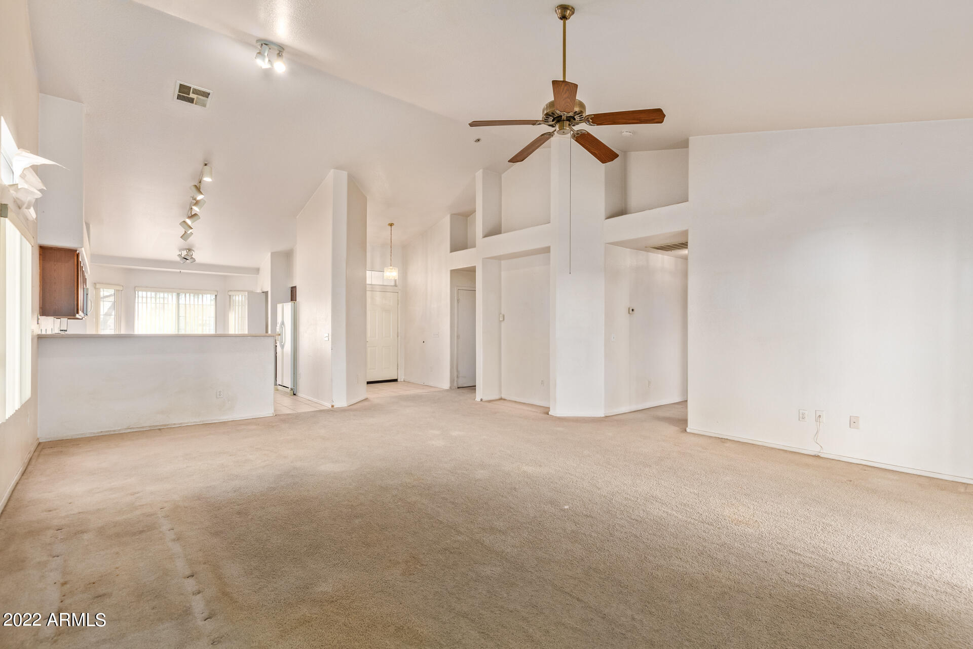 7518 W CHOLLA Street
