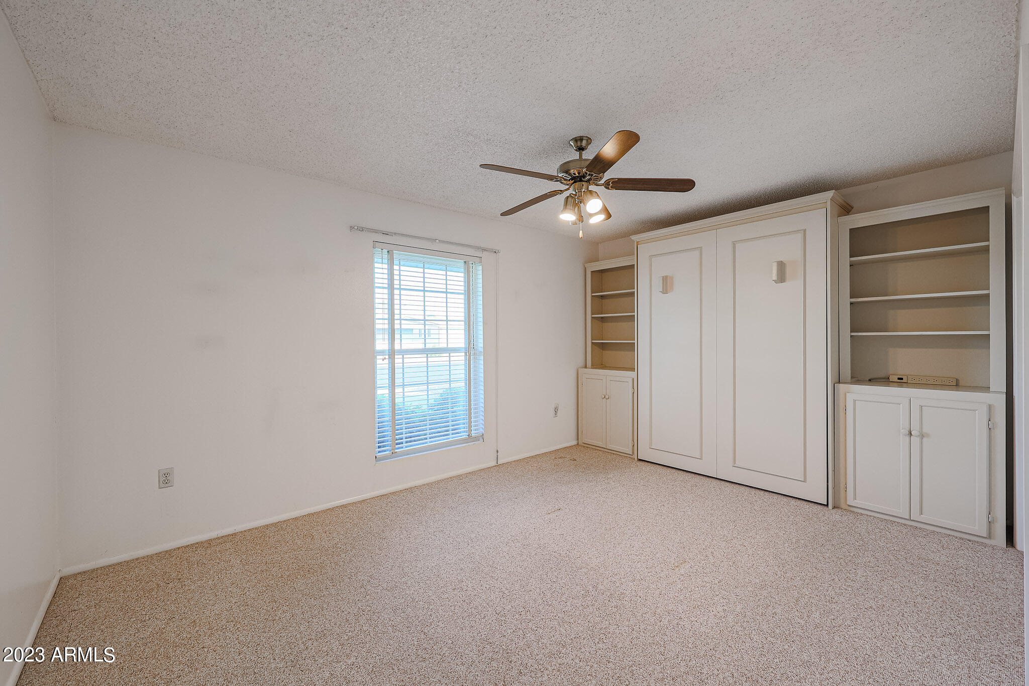 10113 W MISSION Lane