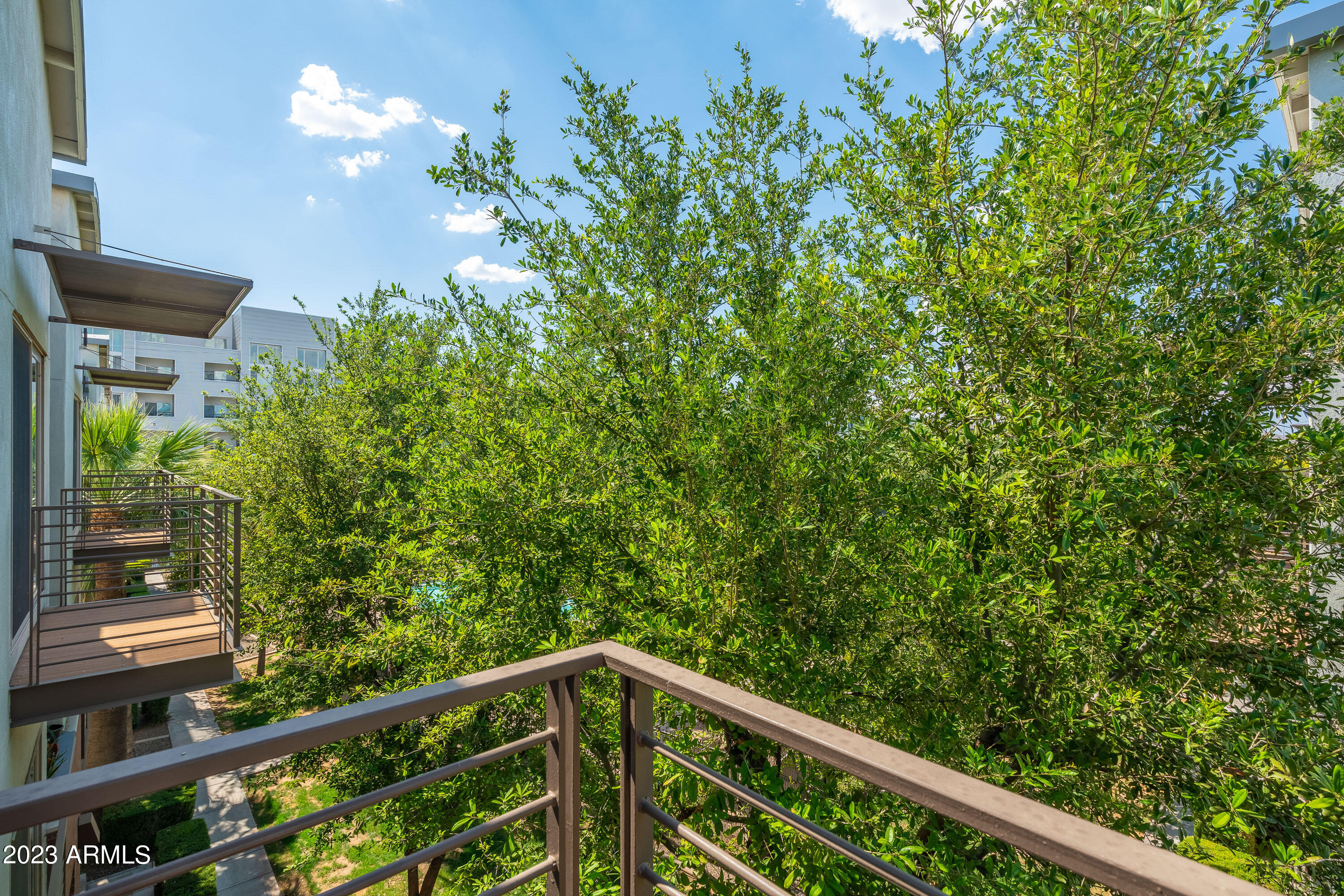 525 W LAKESIDE Drive # 123