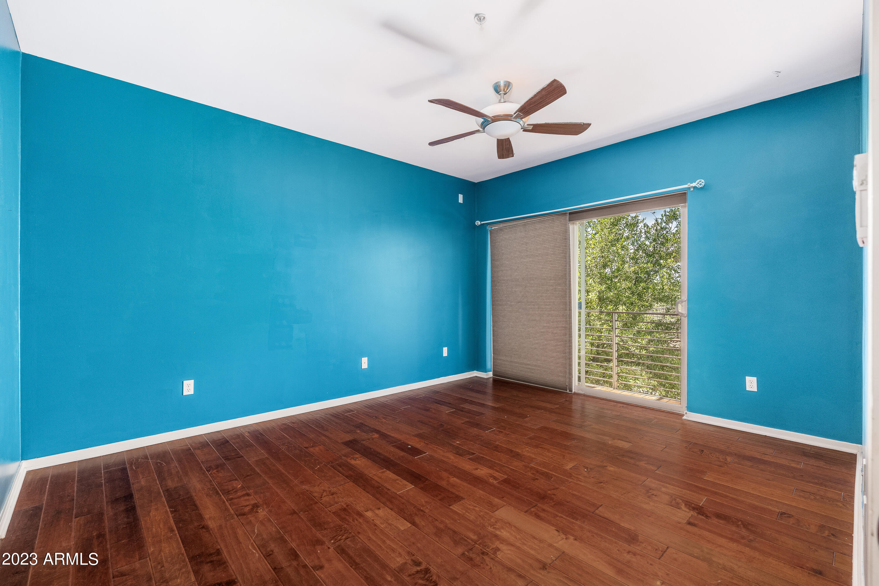 525 W LAKESIDE Drive # 123