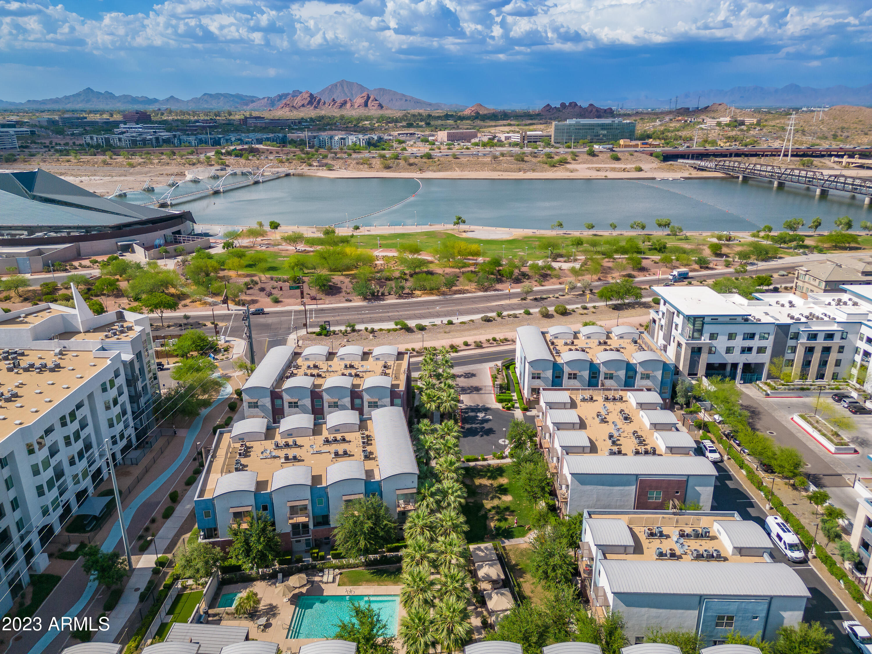 525 W LAKESIDE Drive # 123