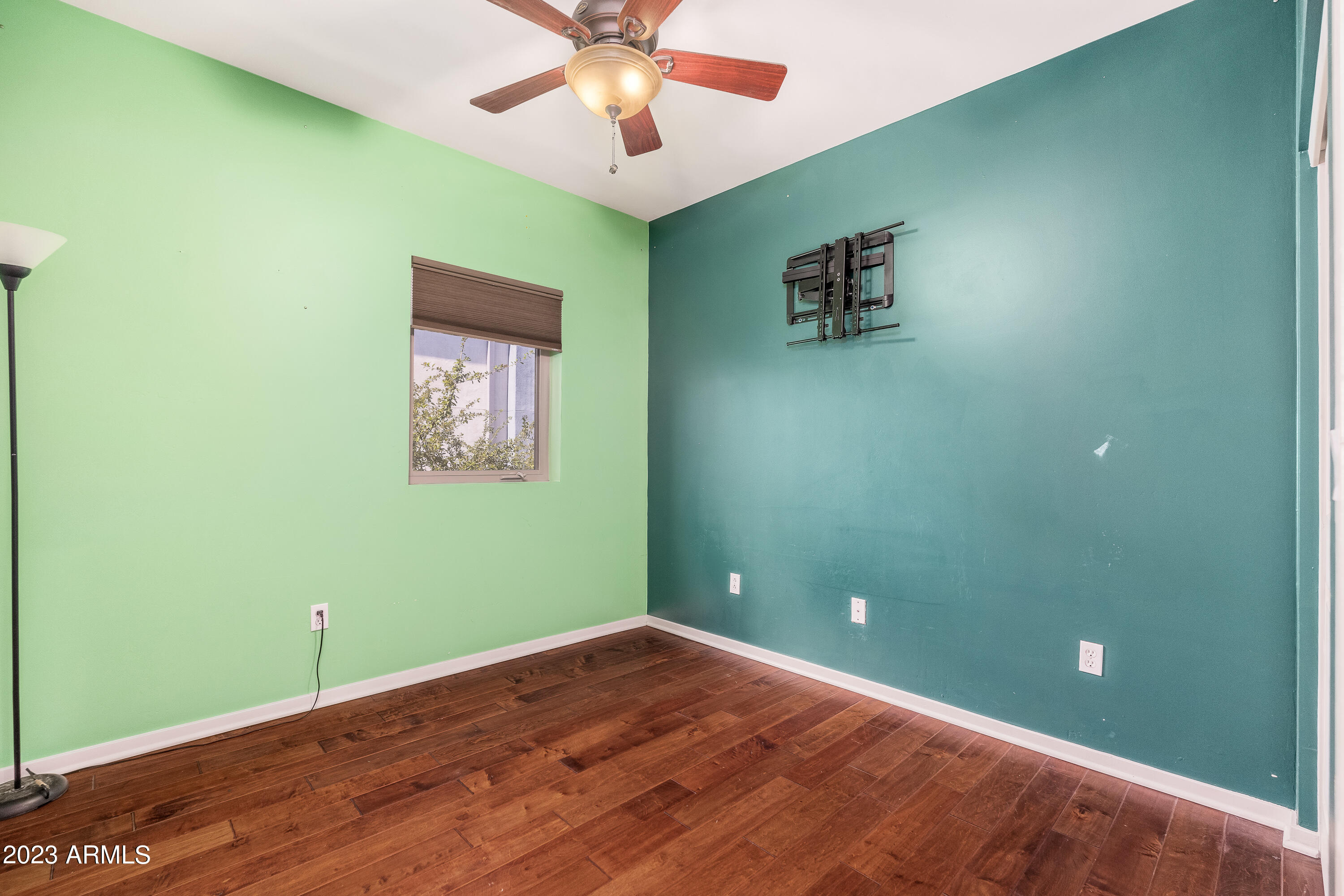 525 W LAKESIDE Drive # 123