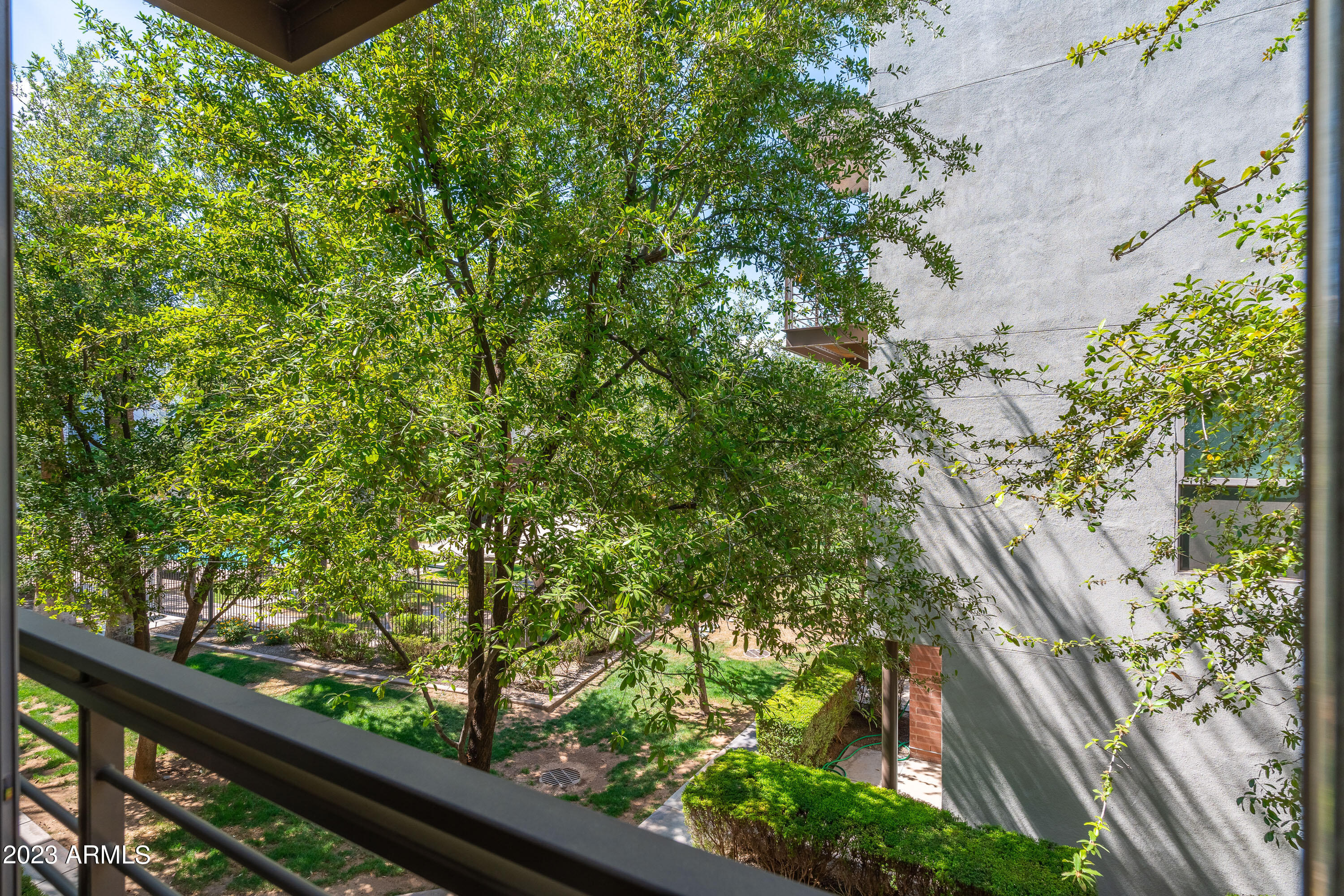 525 W LAKESIDE Drive # 123