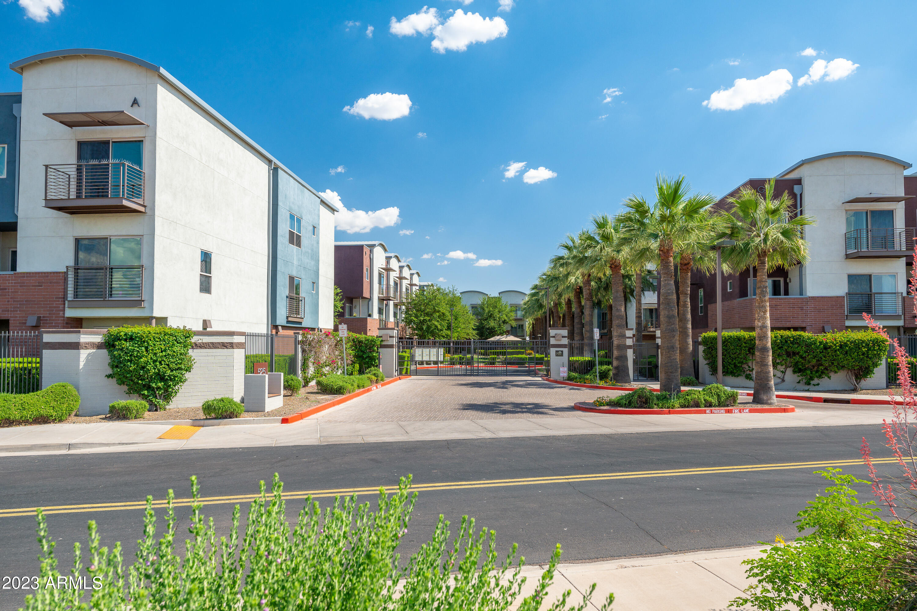 525 W LAKESIDE Drive # 123