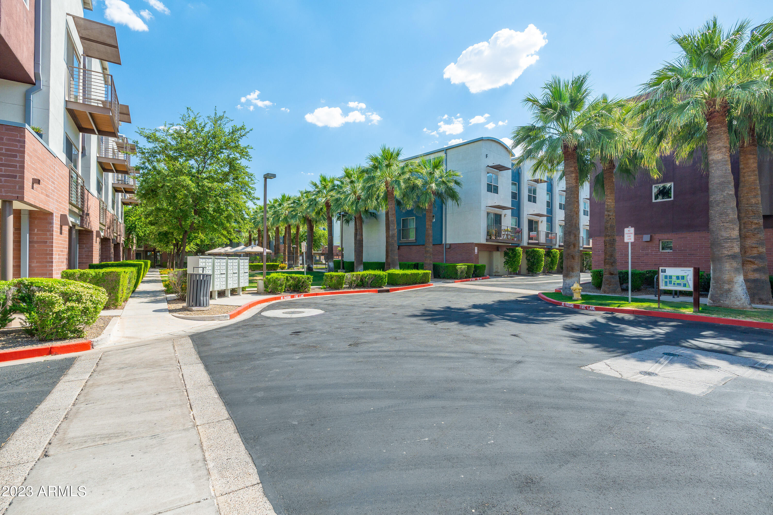 525 W LAKESIDE Drive # 123