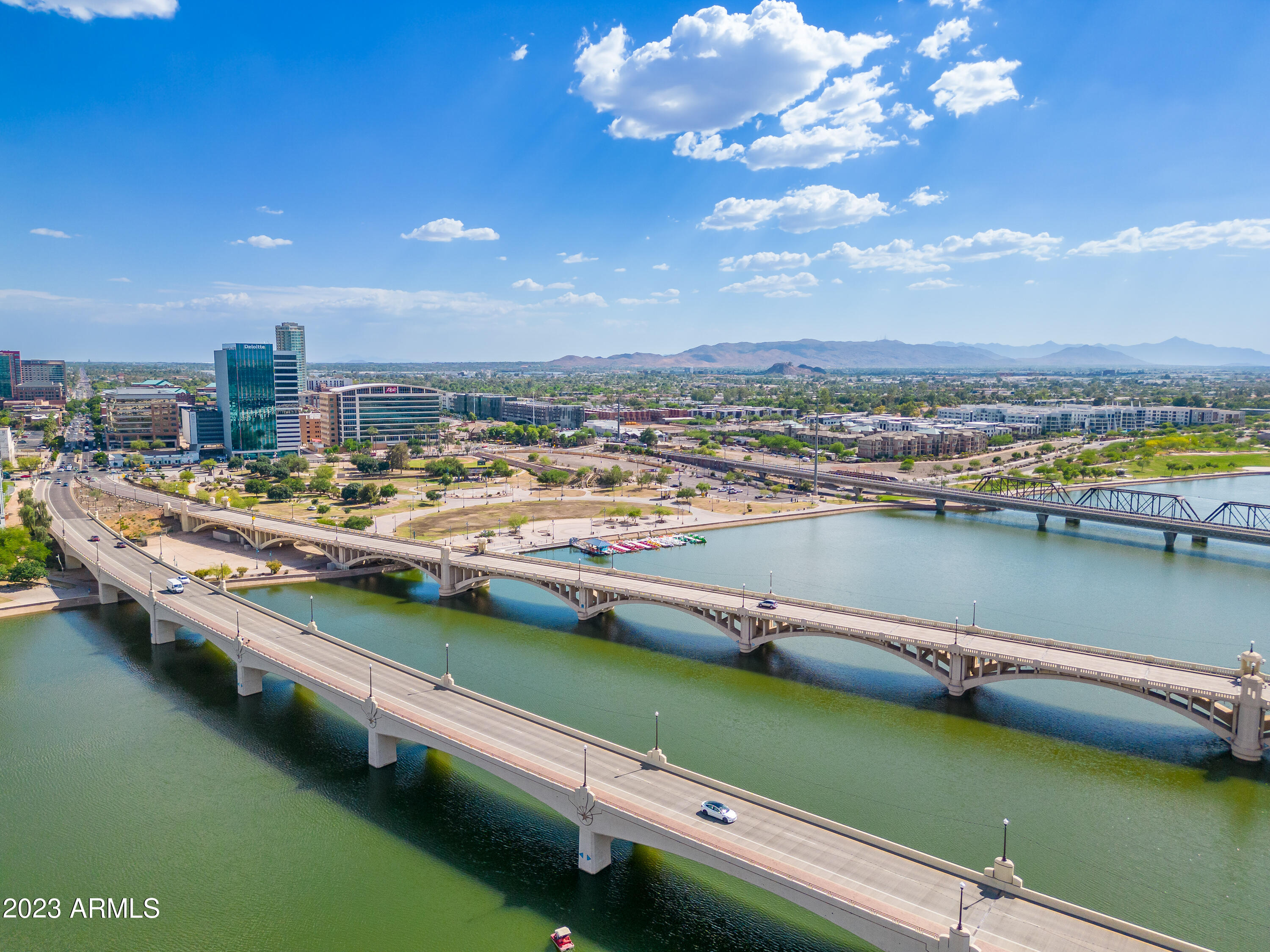 525 W LAKESIDE Drive # 123