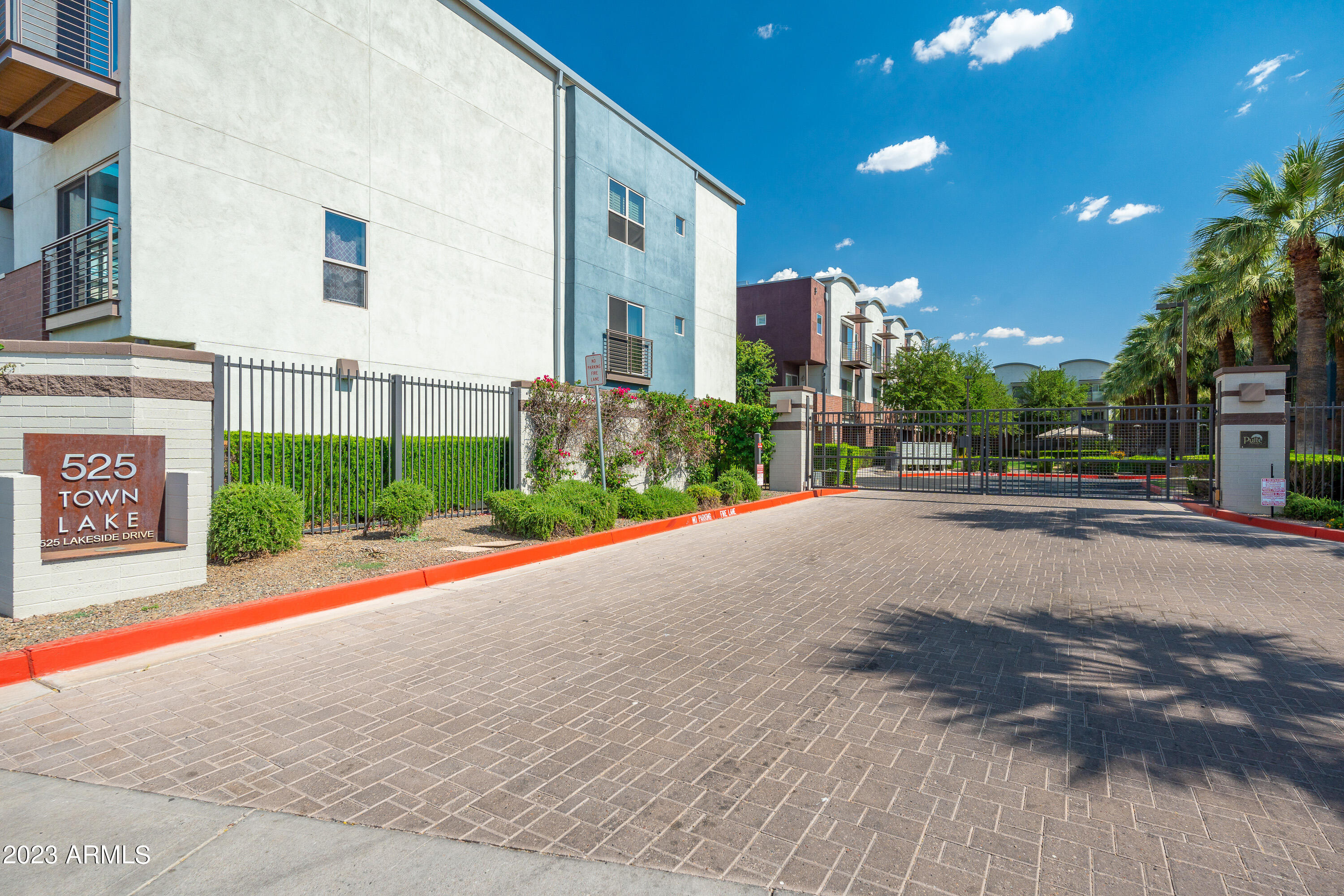 525 W LAKESIDE Drive # 123