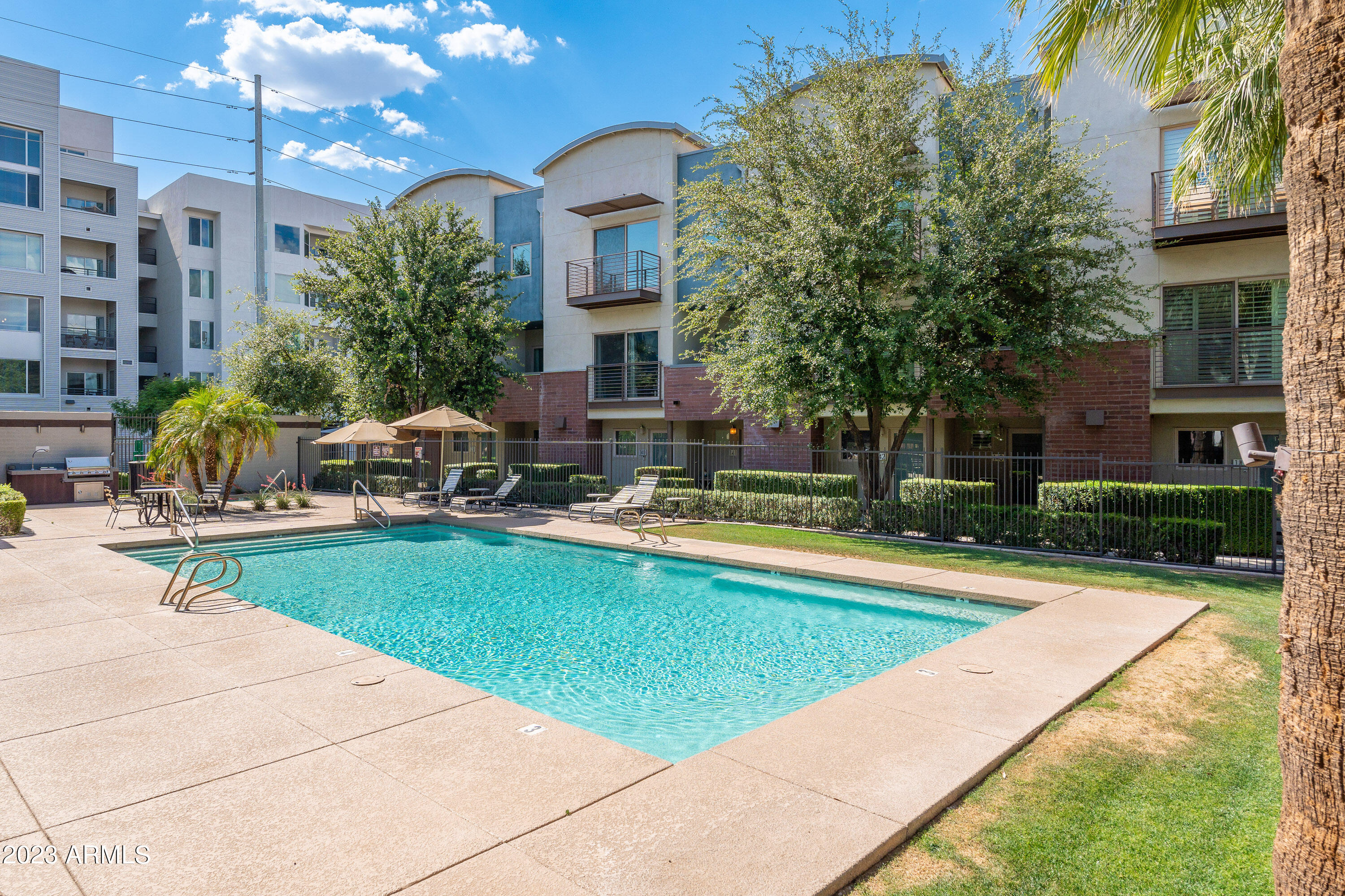 525 W LAKESIDE Drive # 123