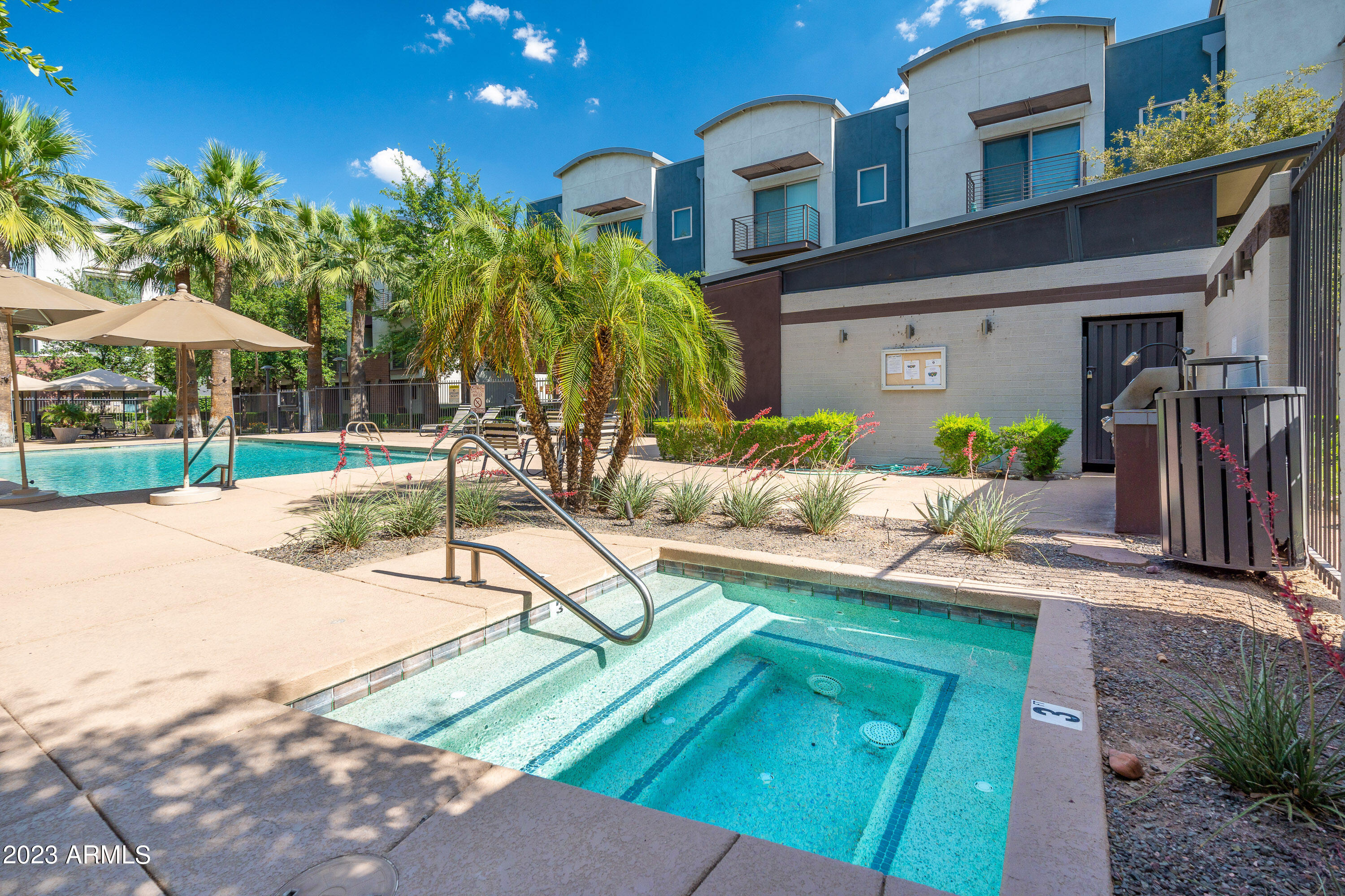 525 W LAKESIDE Drive # 123