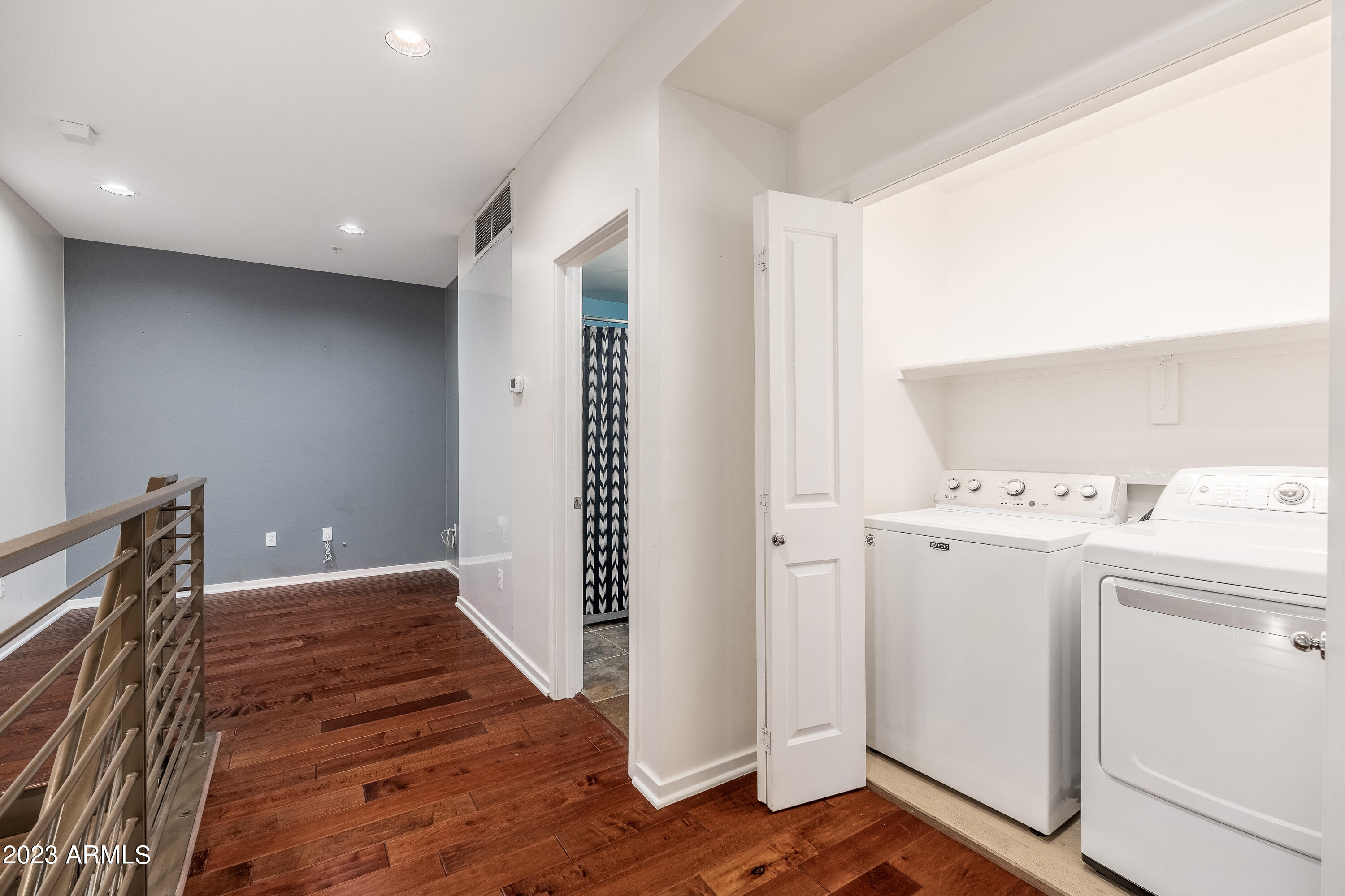 525 W LAKESIDE Drive # 123