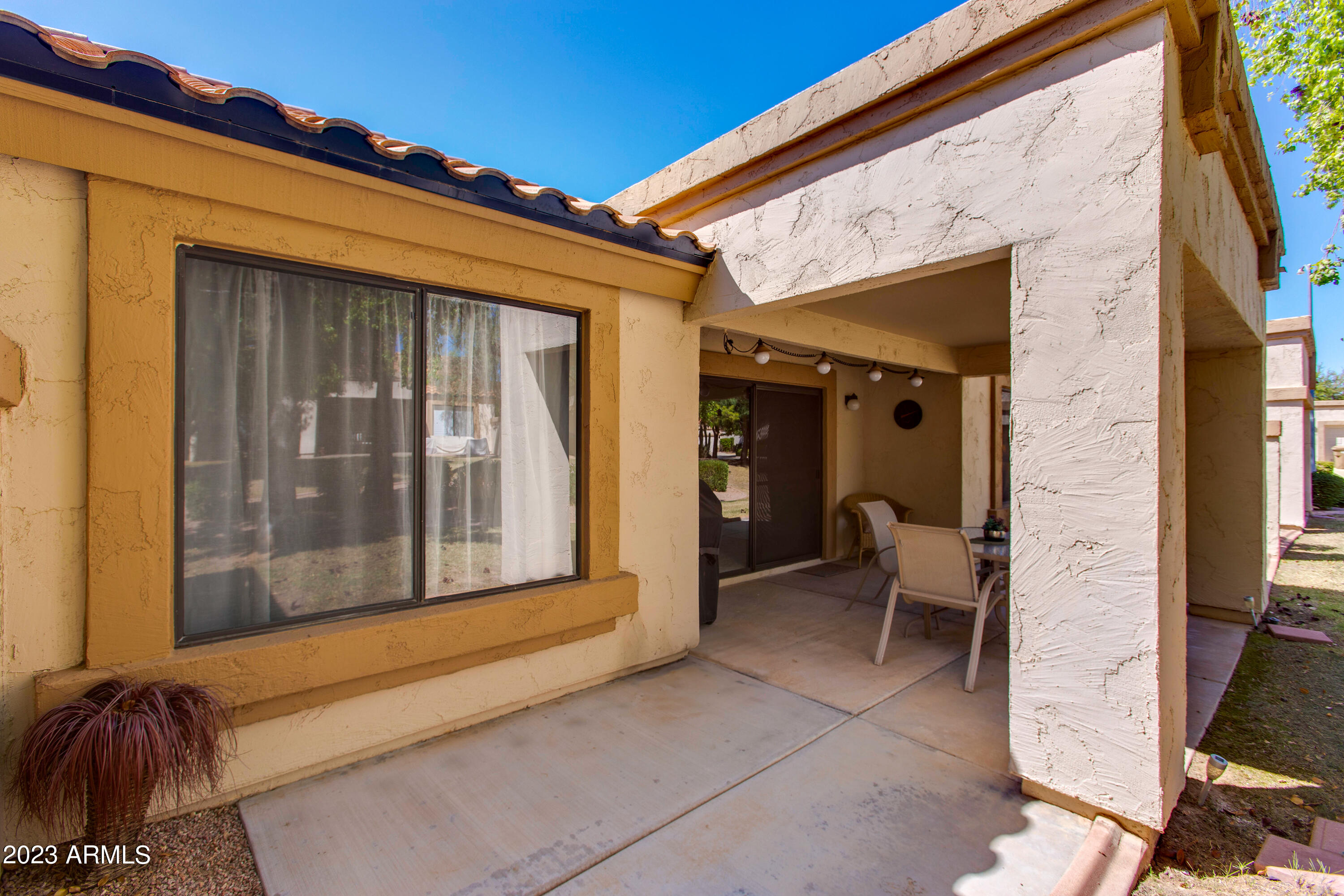 9122 W TARO Lane