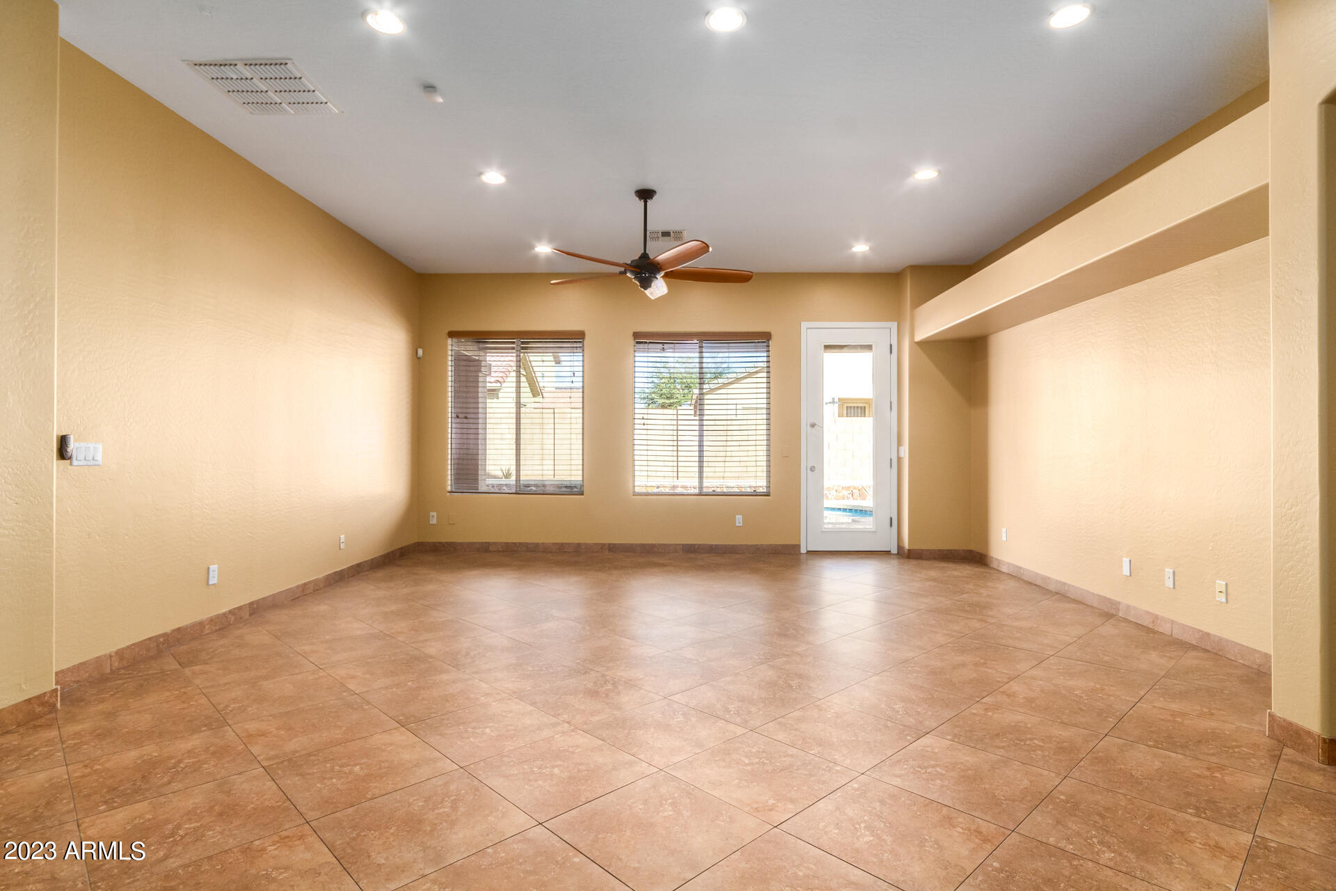 13788 W WATSON Lane