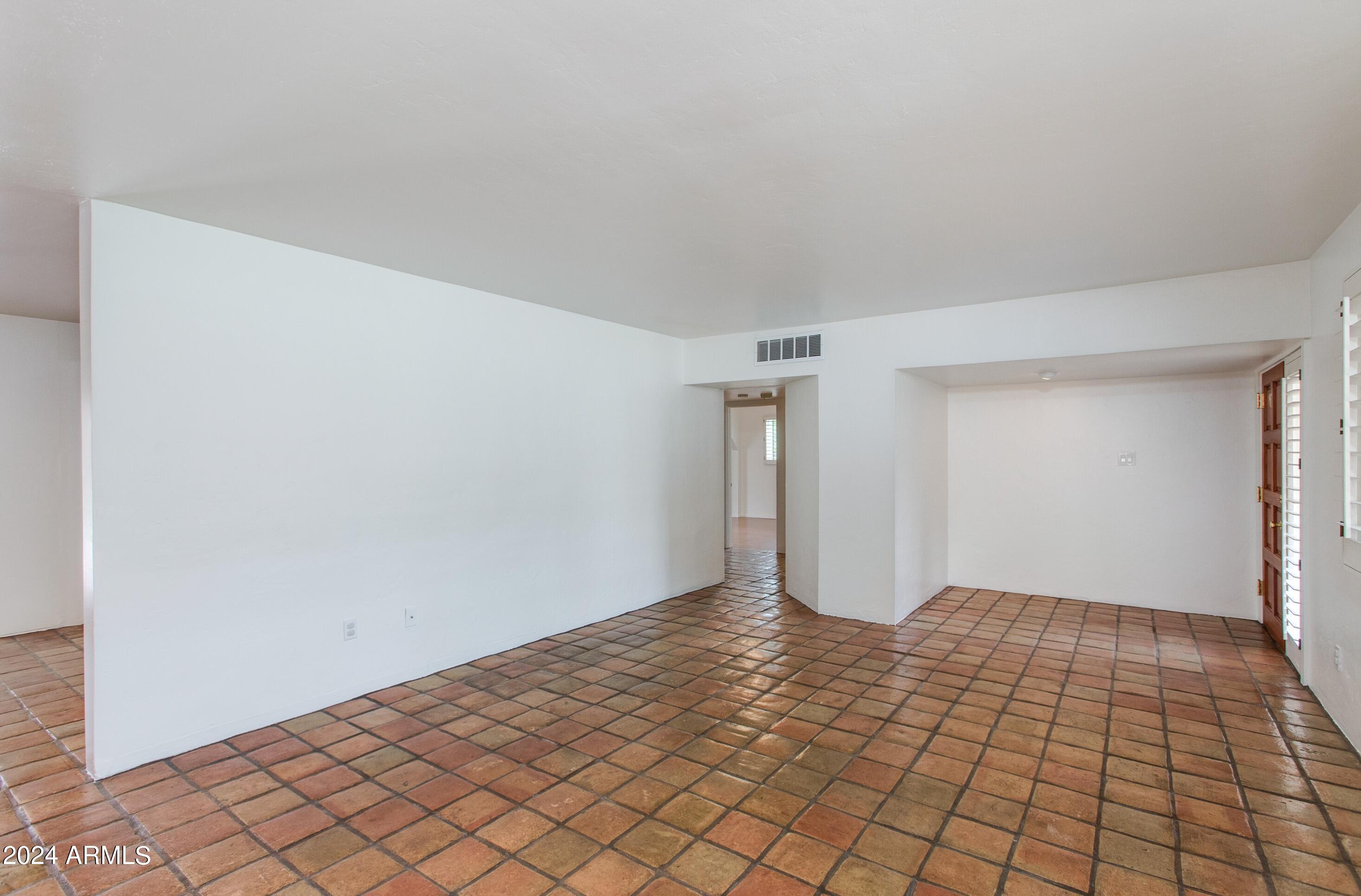 2917 E MARIPOSA Street
