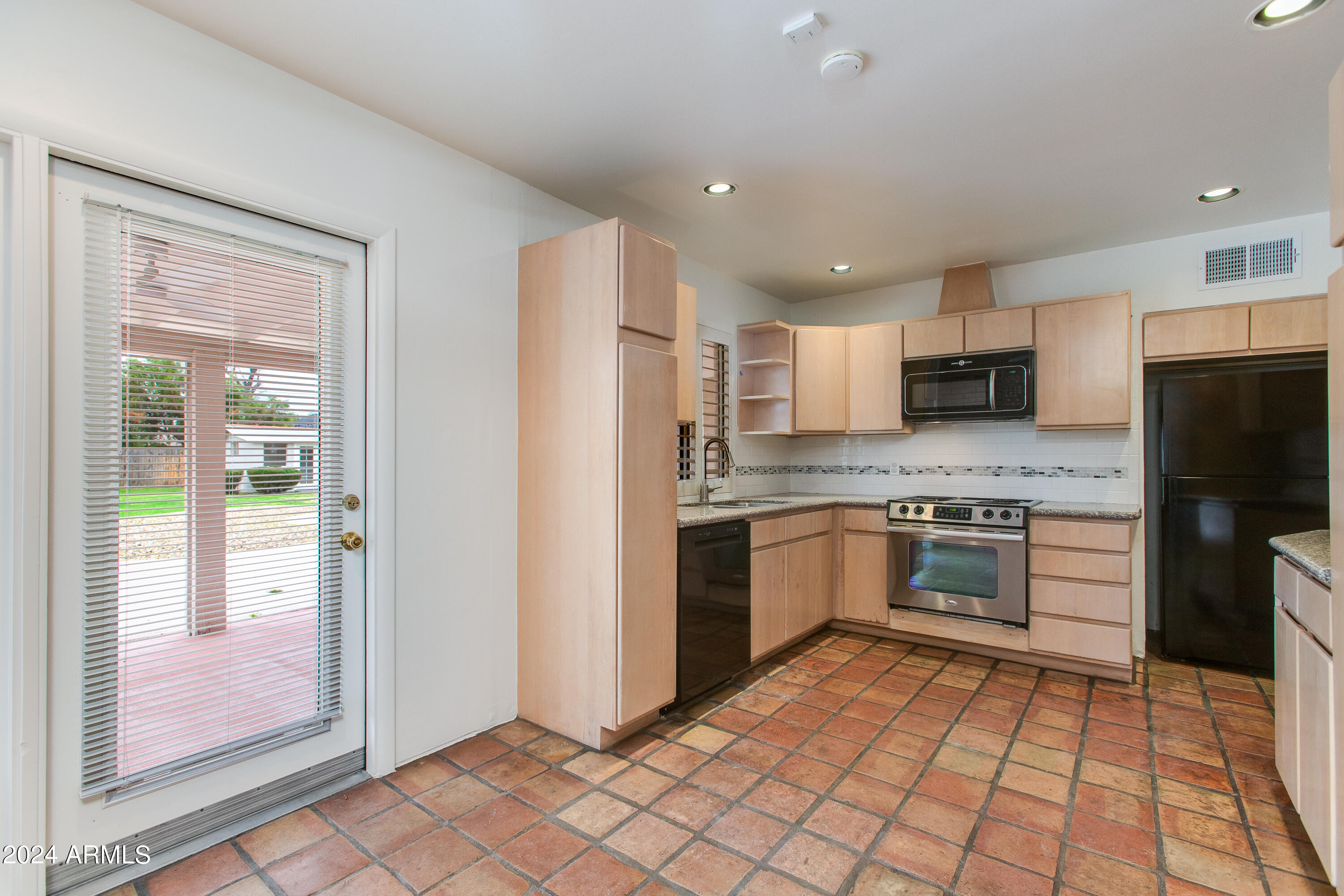 2917 E MARIPOSA Street
