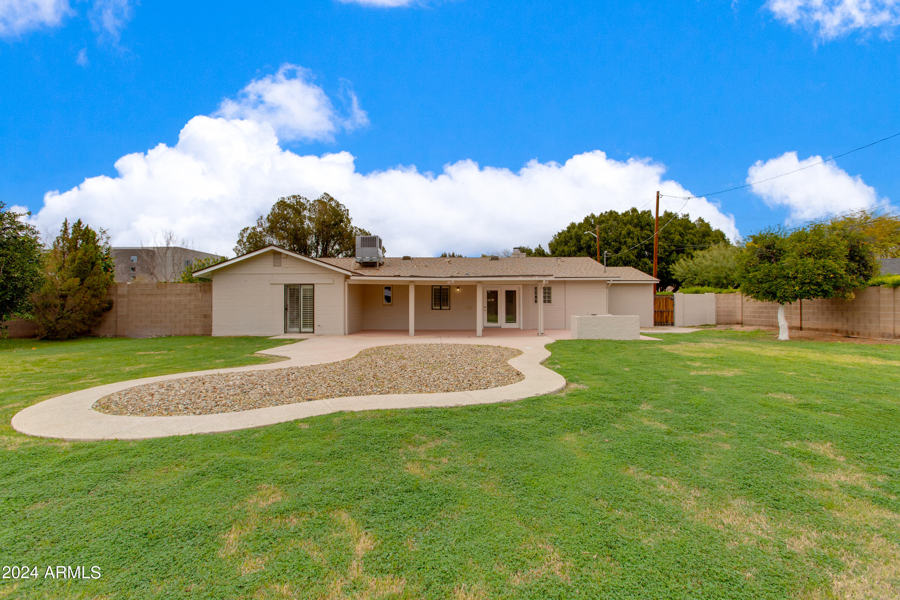 2917 E MARIPOSA Street