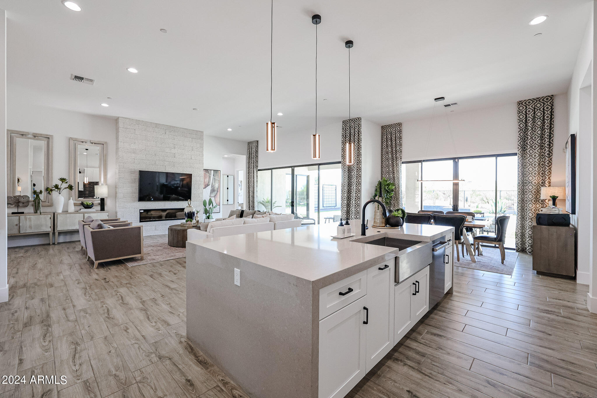 5543 E Olesen Road