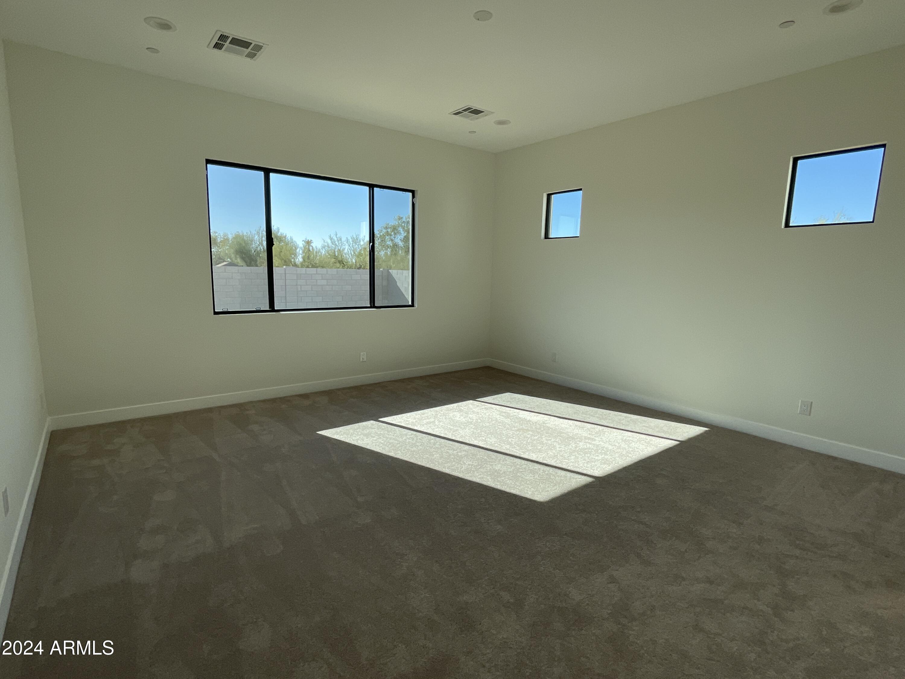 5543 E Olesen Road