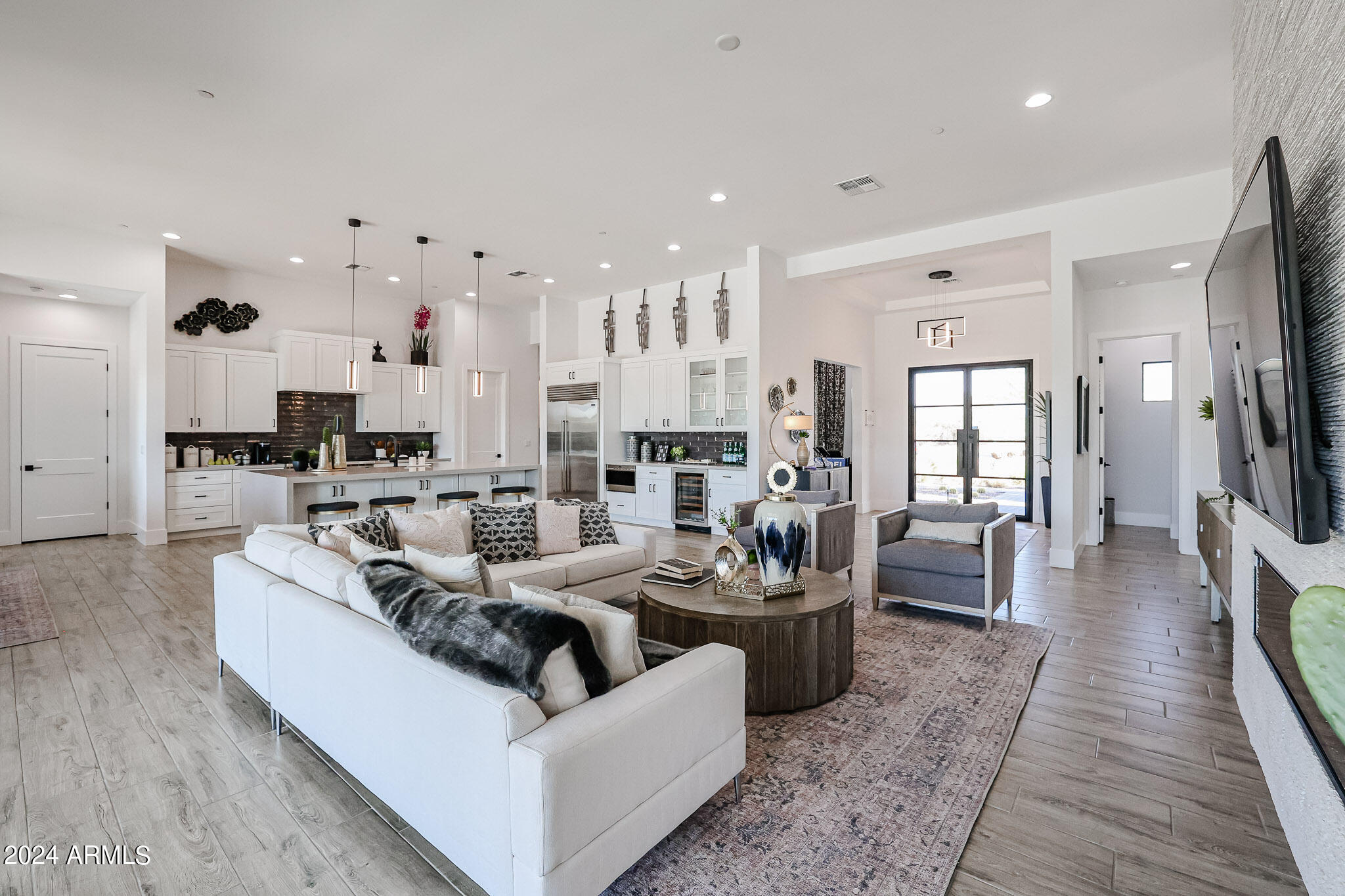 5543 E Olesen Road