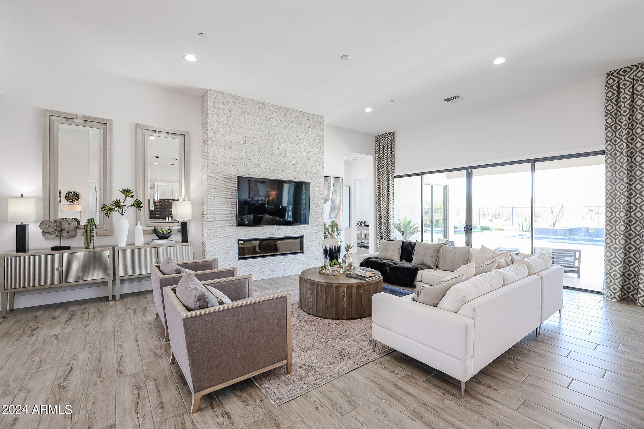5543 E Olesen Road