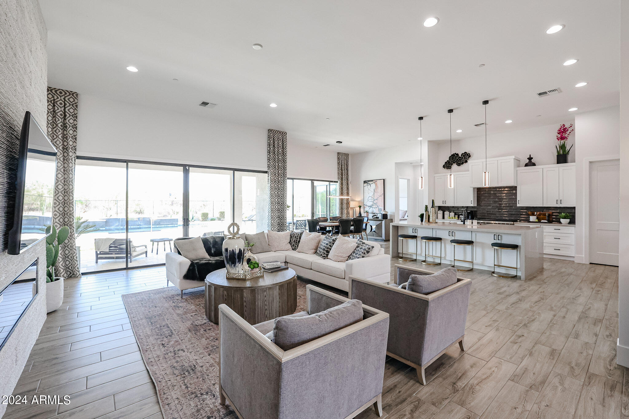 5543 E Olesen Road