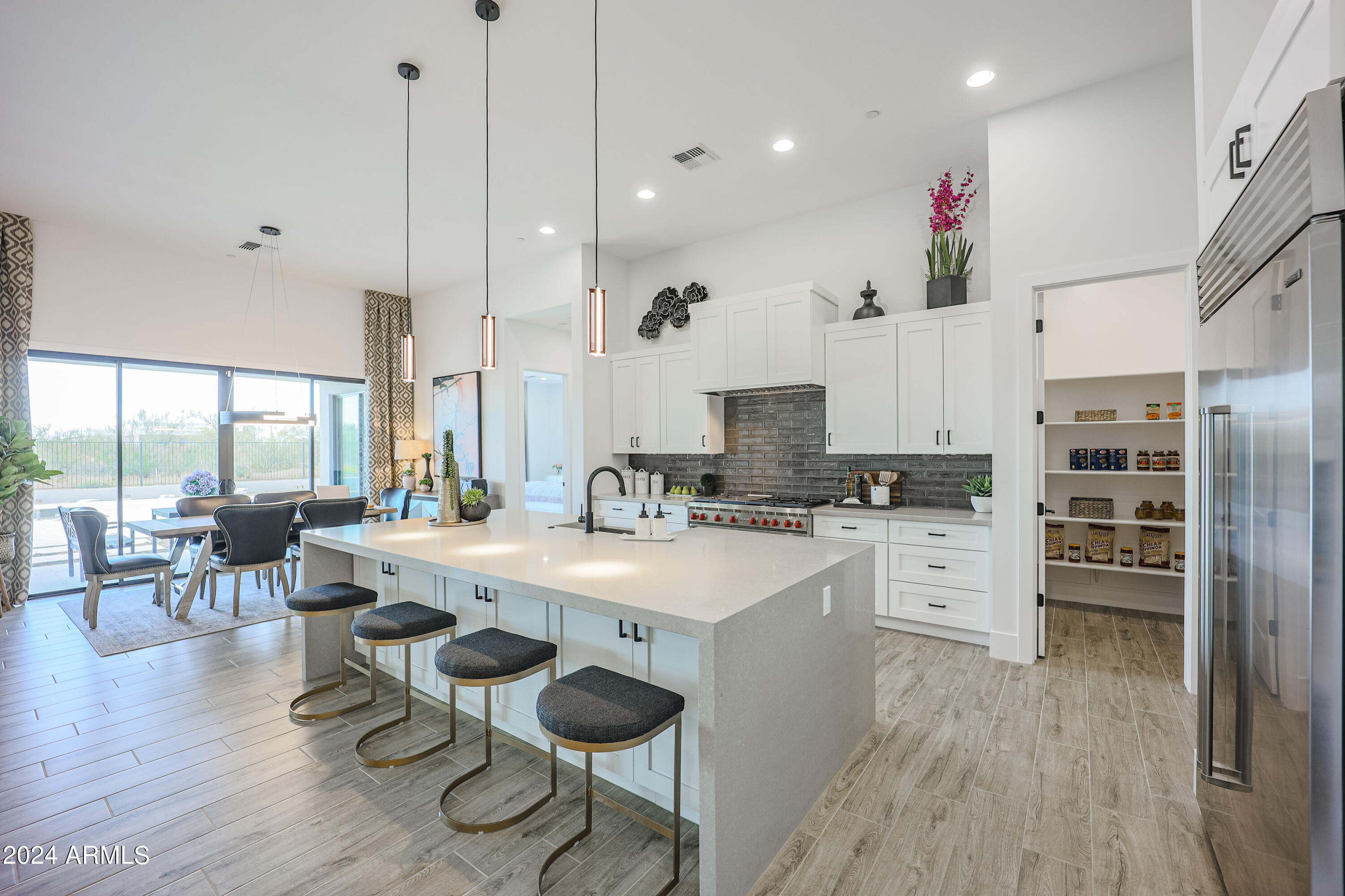 5543 E Olesen Road