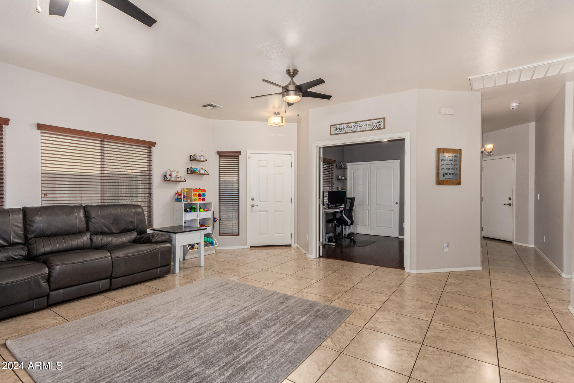 1404 W BRANGUS Way
