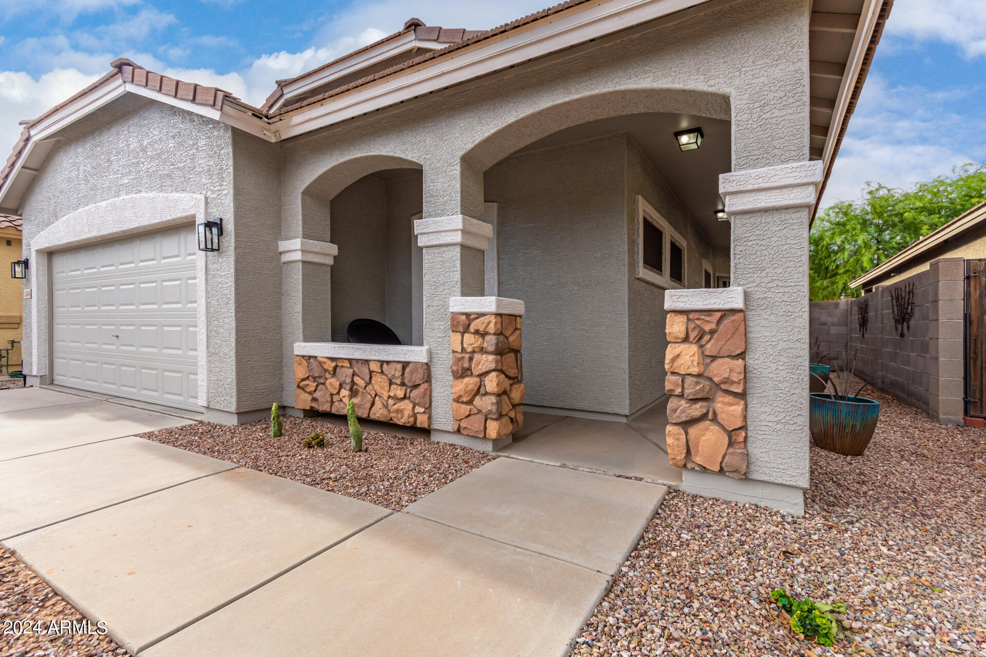 1404 W BRANGUS Way