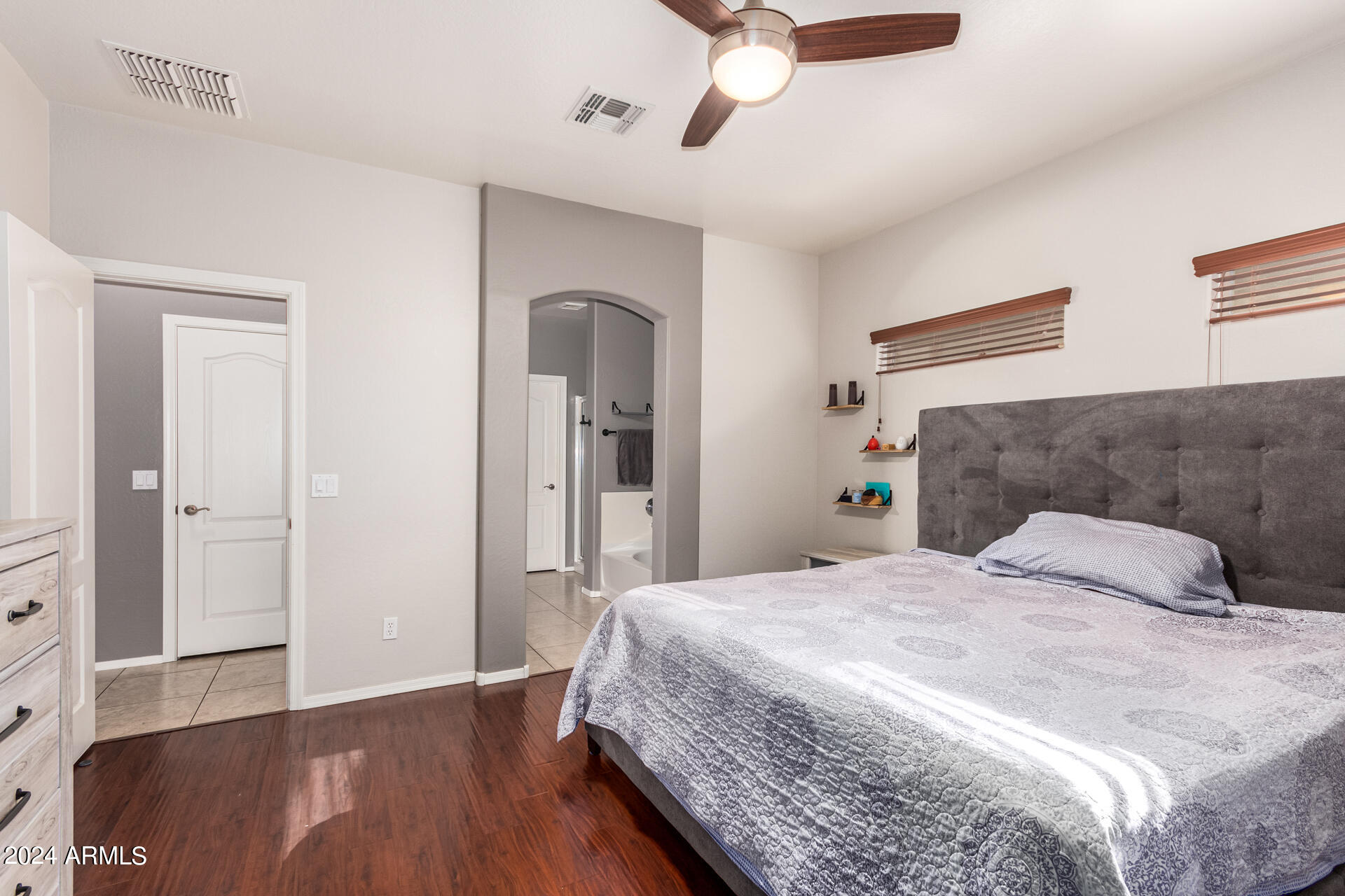 1404 W BRANGUS Way