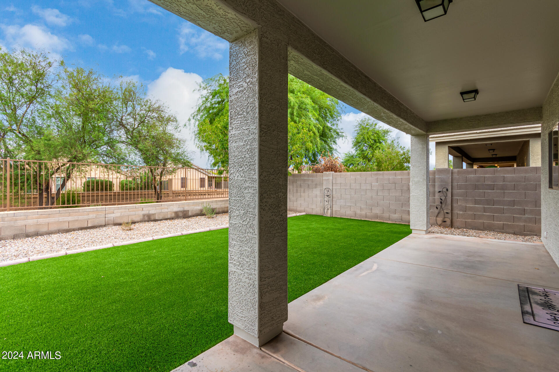 1404 W BRANGUS Way
