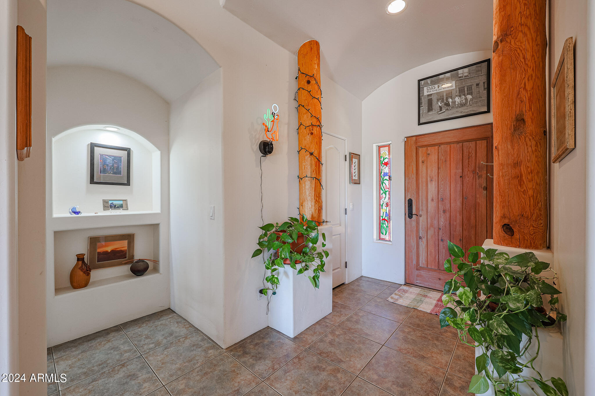 1880 W Roderick Lane