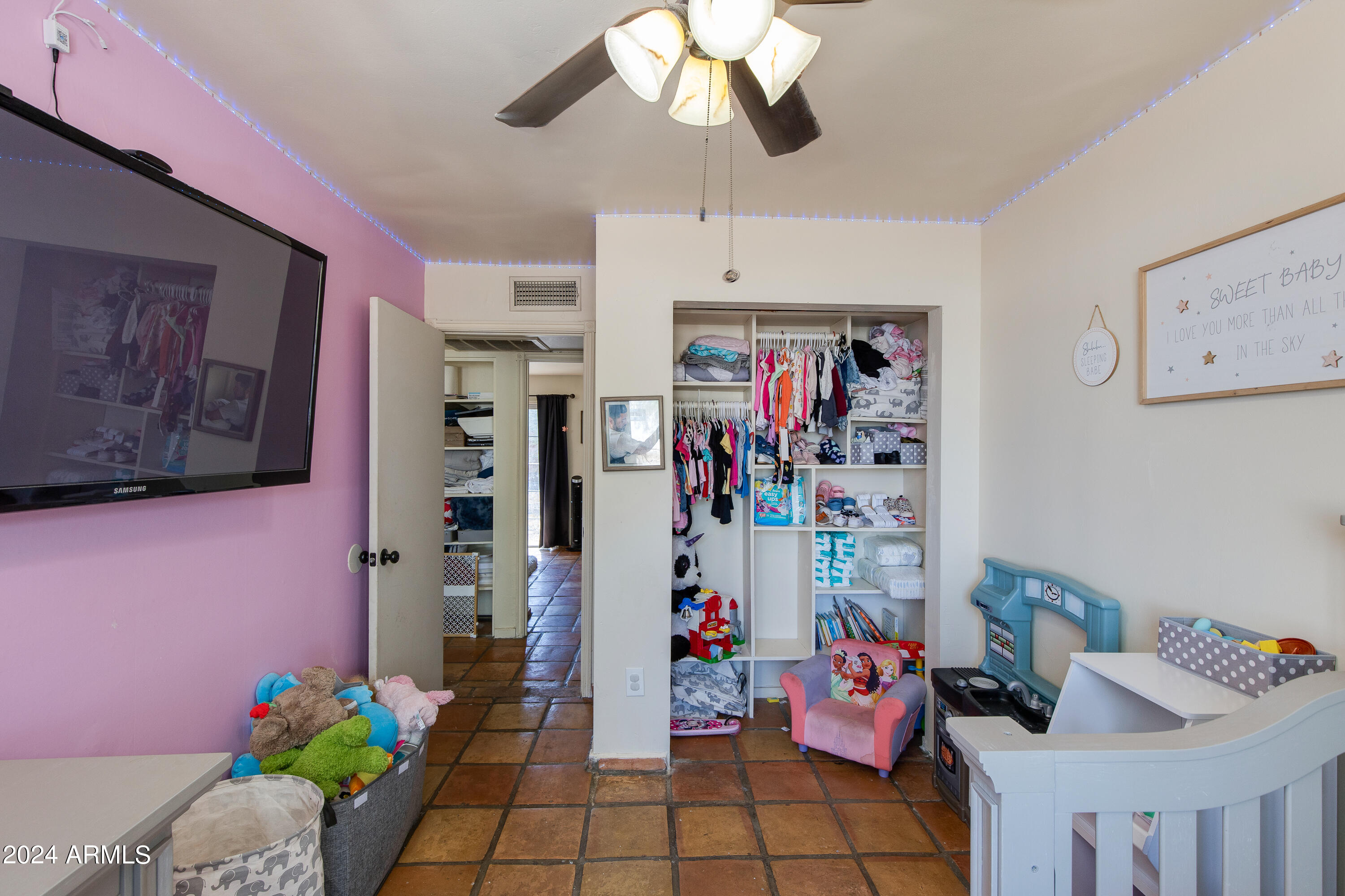 1059 W CORNELL Drive