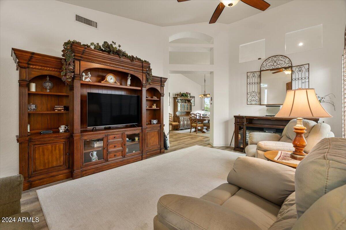 3222 N SAGEWOOD Circle