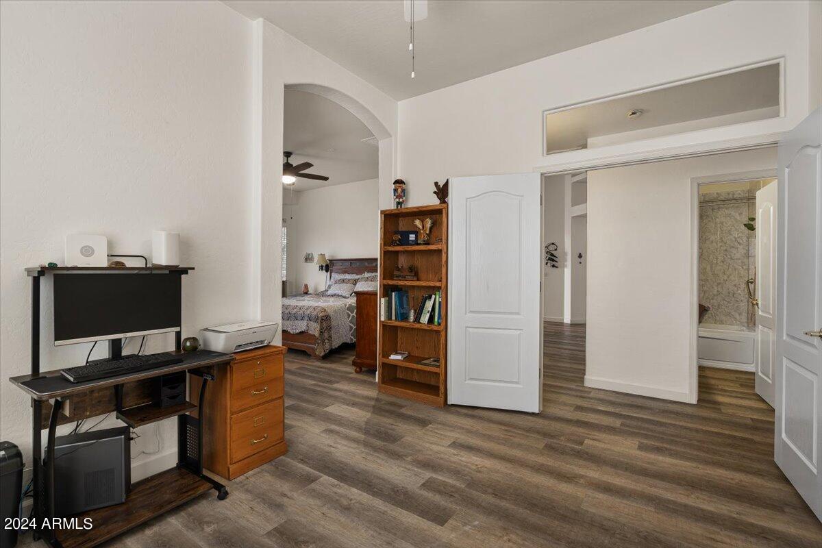 3222 N SAGEWOOD Circle