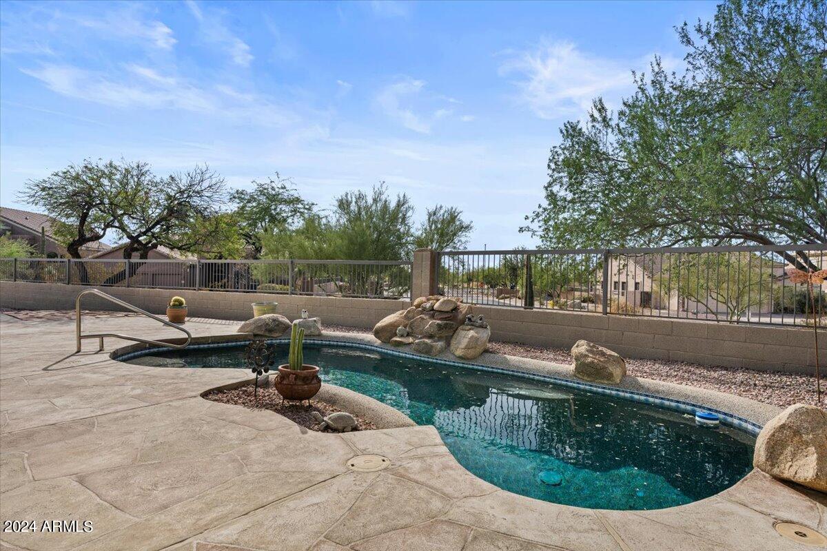3222 N SAGEWOOD Circle
