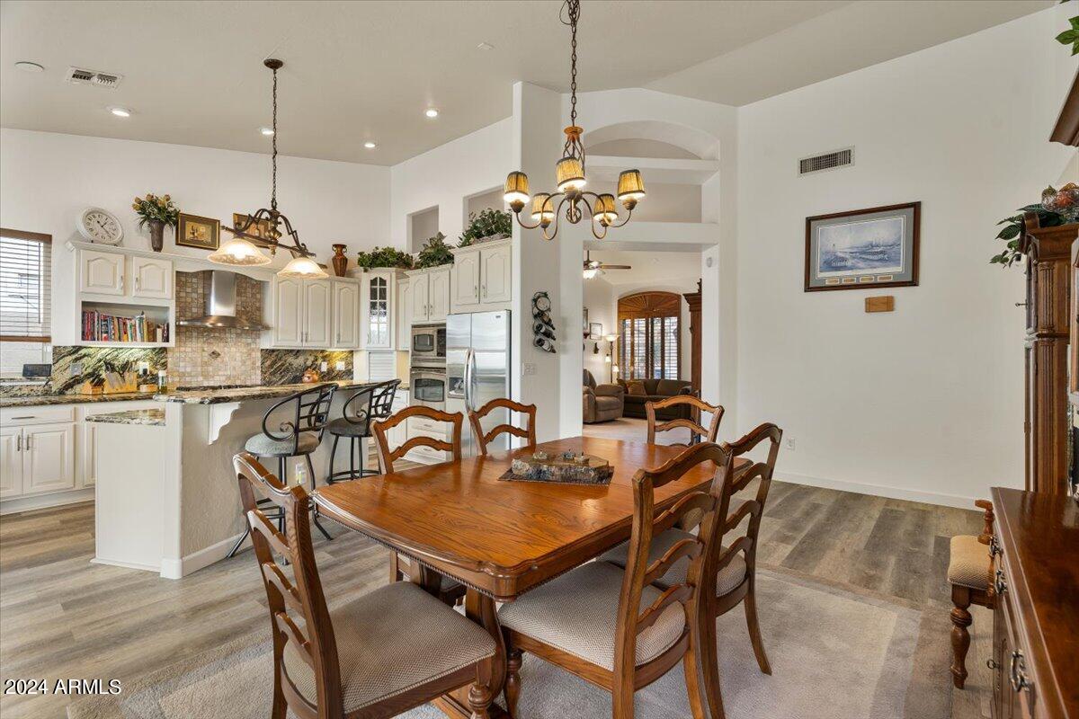 3222 N SAGEWOOD Circle