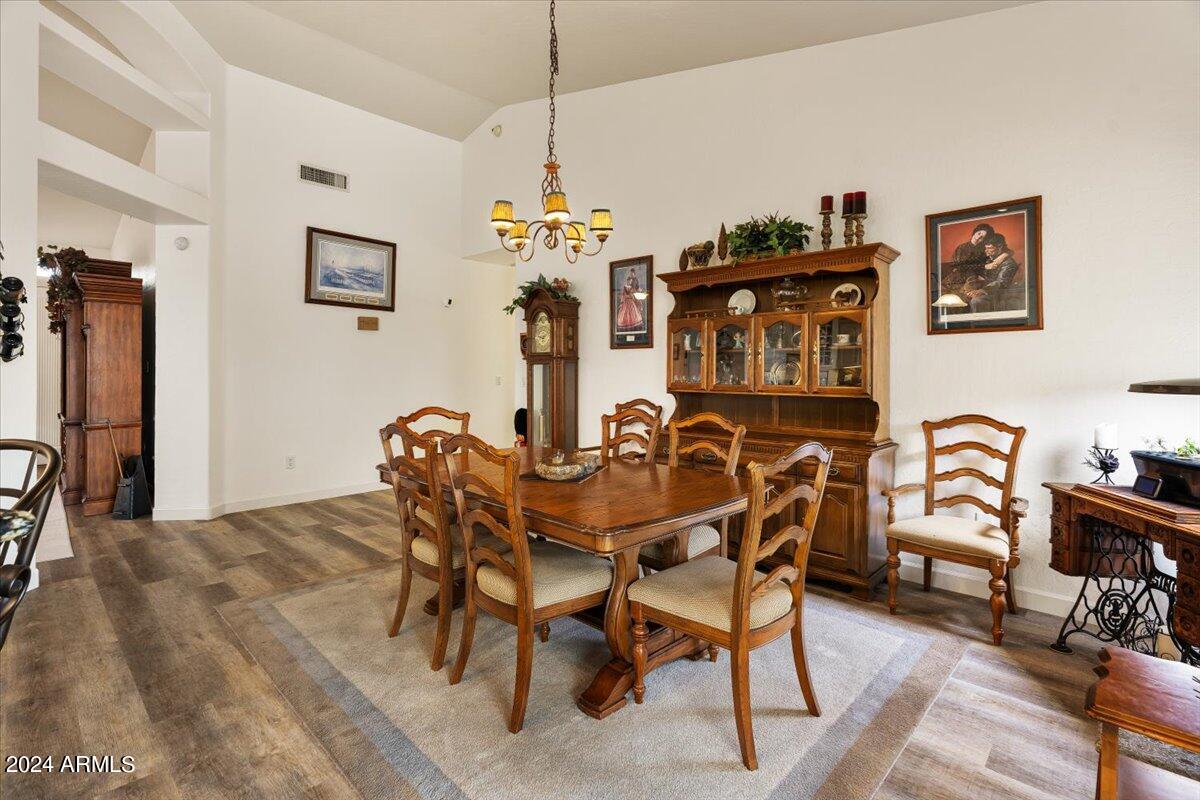 3222 N SAGEWOOD Circle