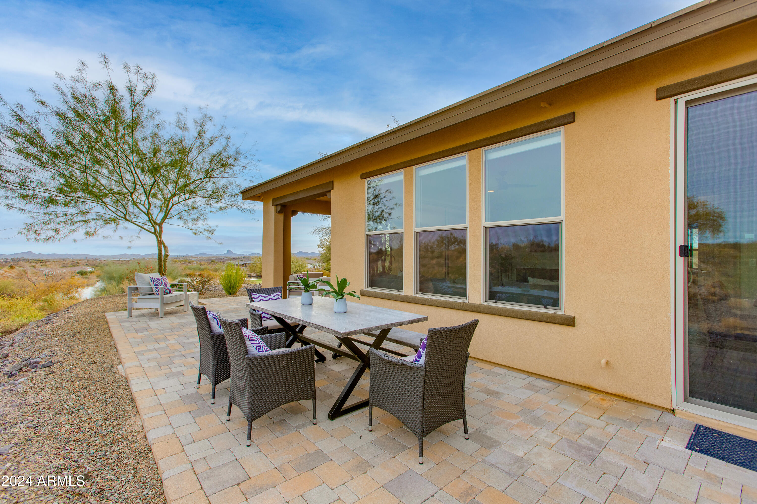 3247 HUCKLEBERRY Way