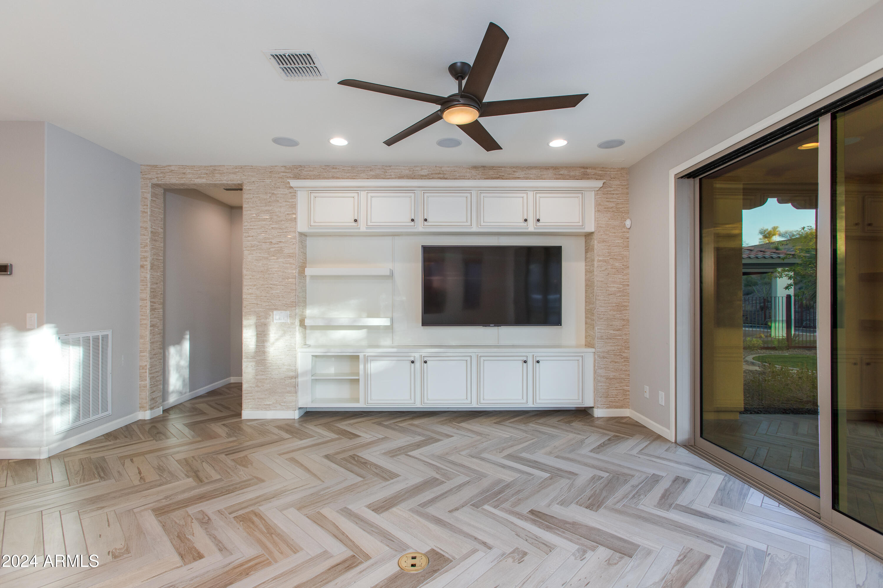 3285 MAVERICK Drive