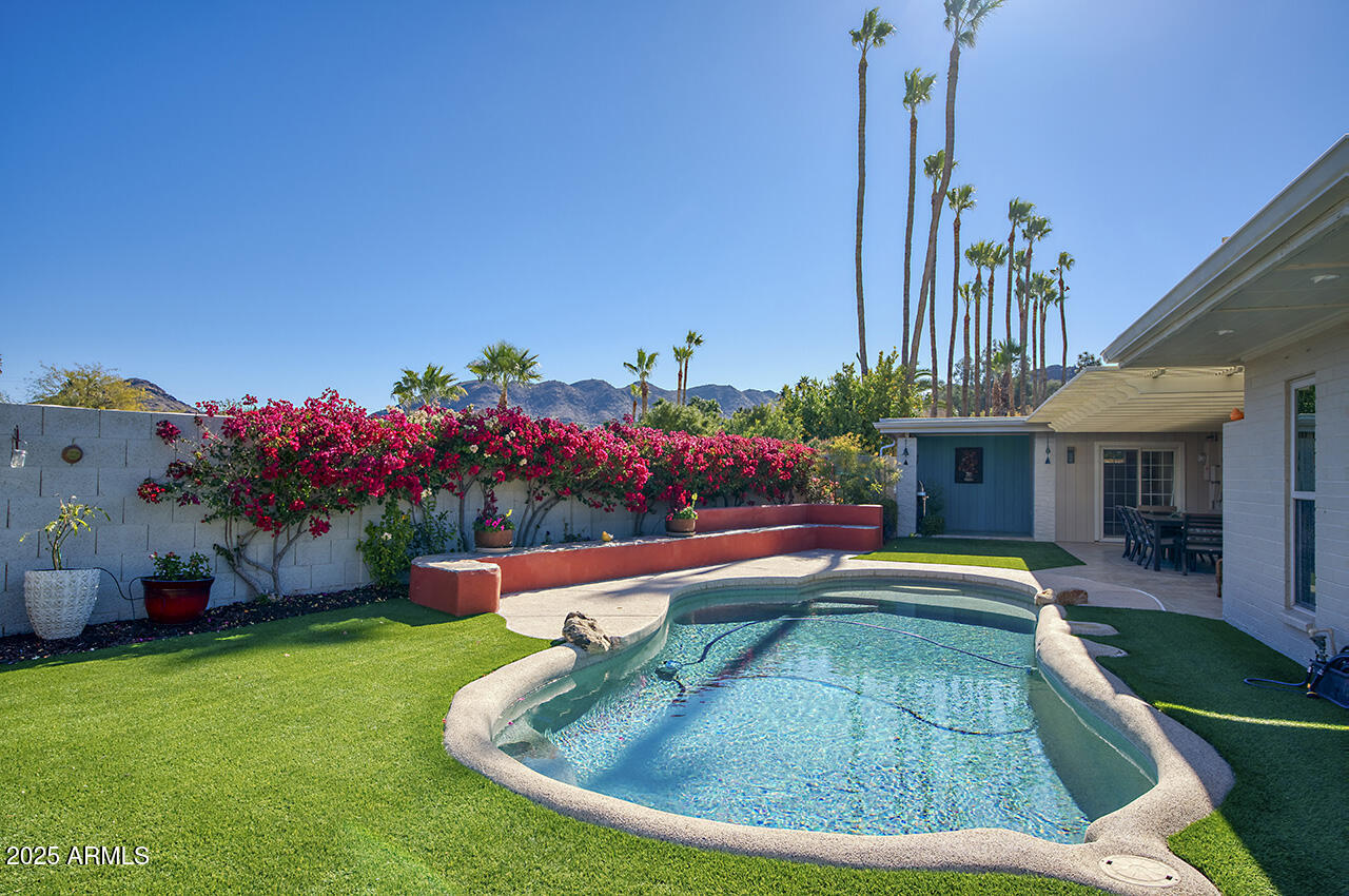 3315 E MALAPAI Drive