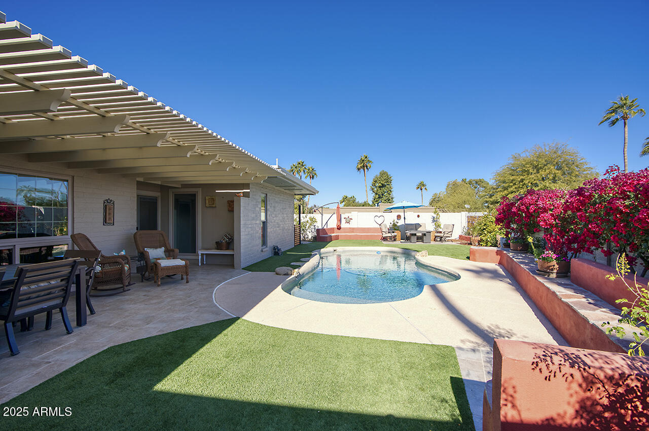 3315 E MALAPAI Drive