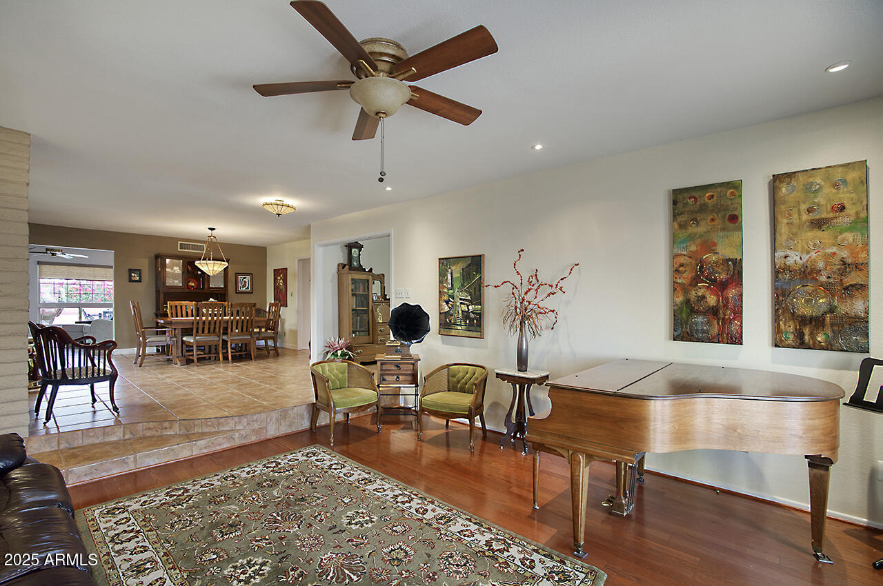 3315 E MALAPAI Drive