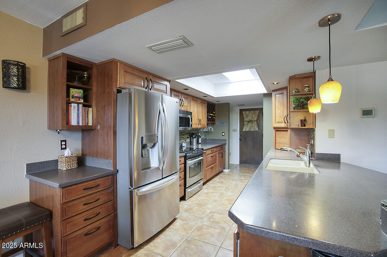 3315 E MALAPAI Drive