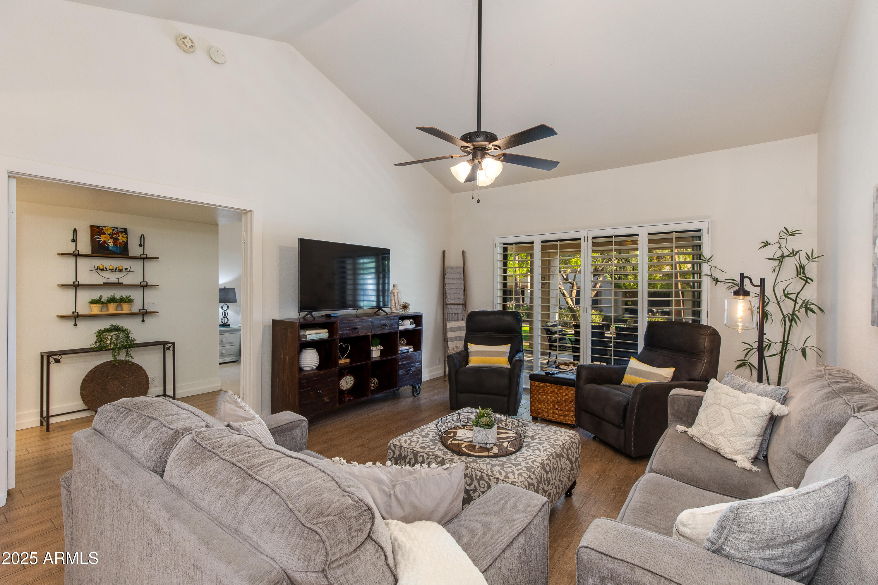 9121 W Topeka Drive