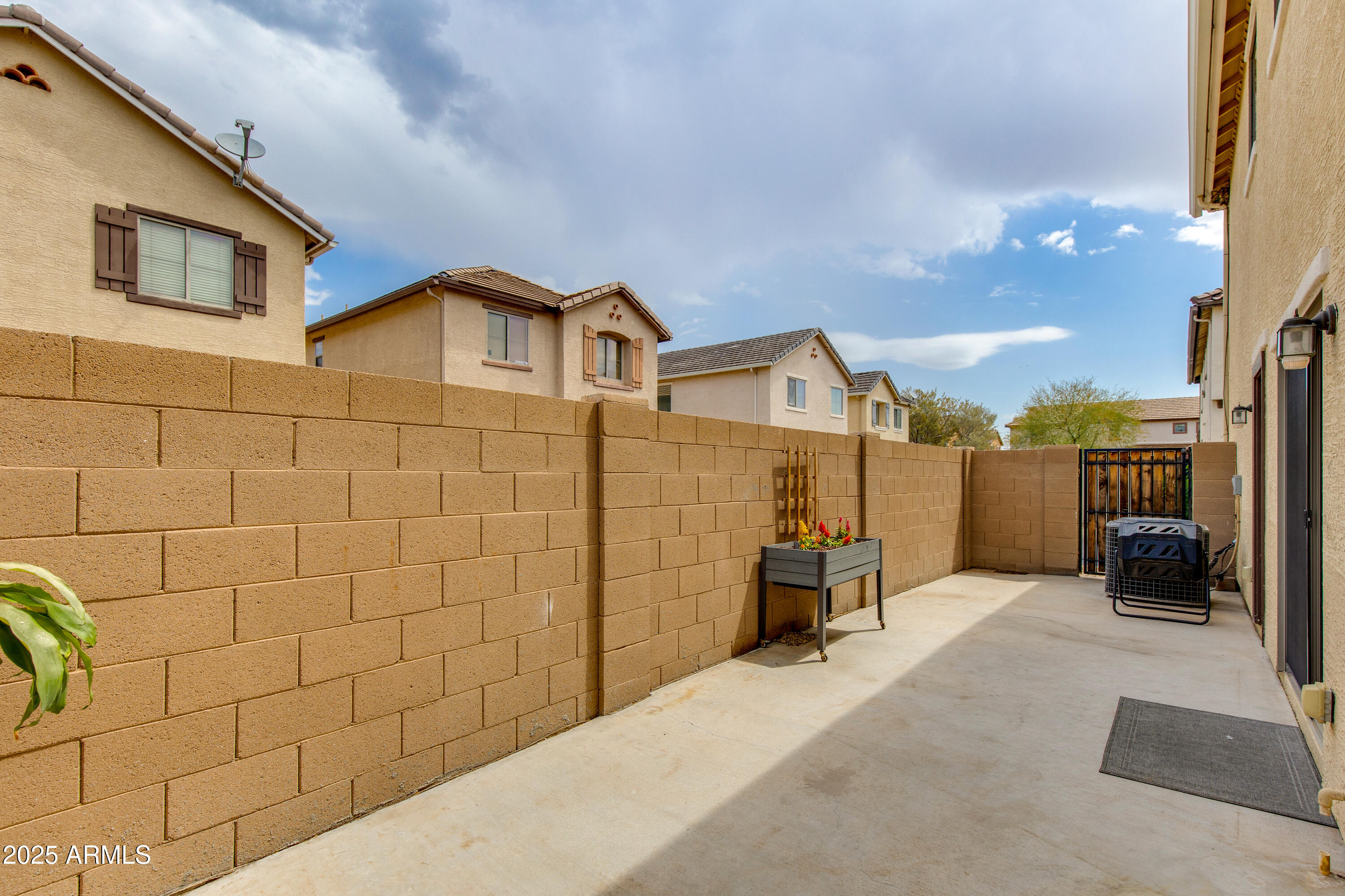 6907 S 8TH Drive