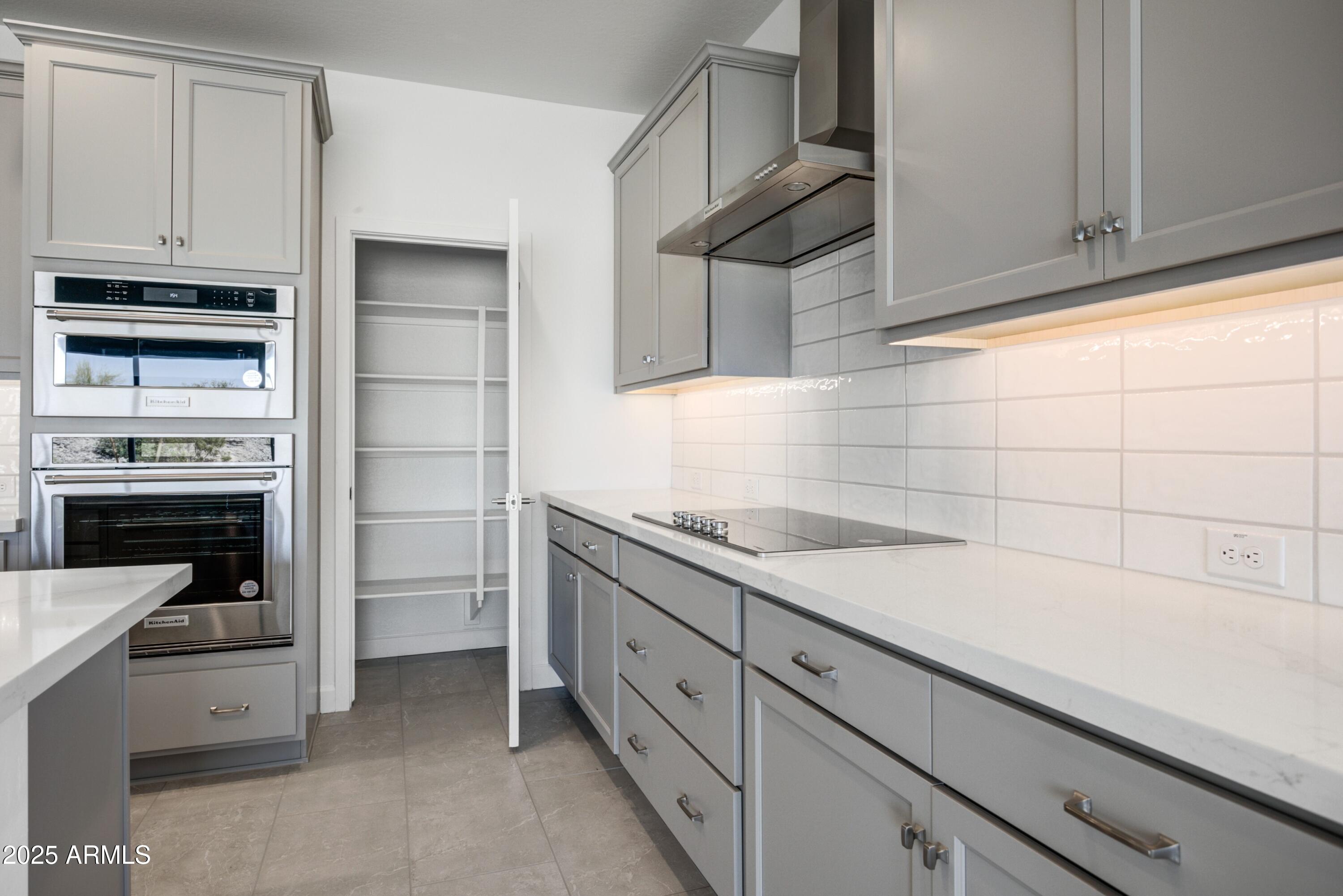 4556 PAINTED WAGON Way