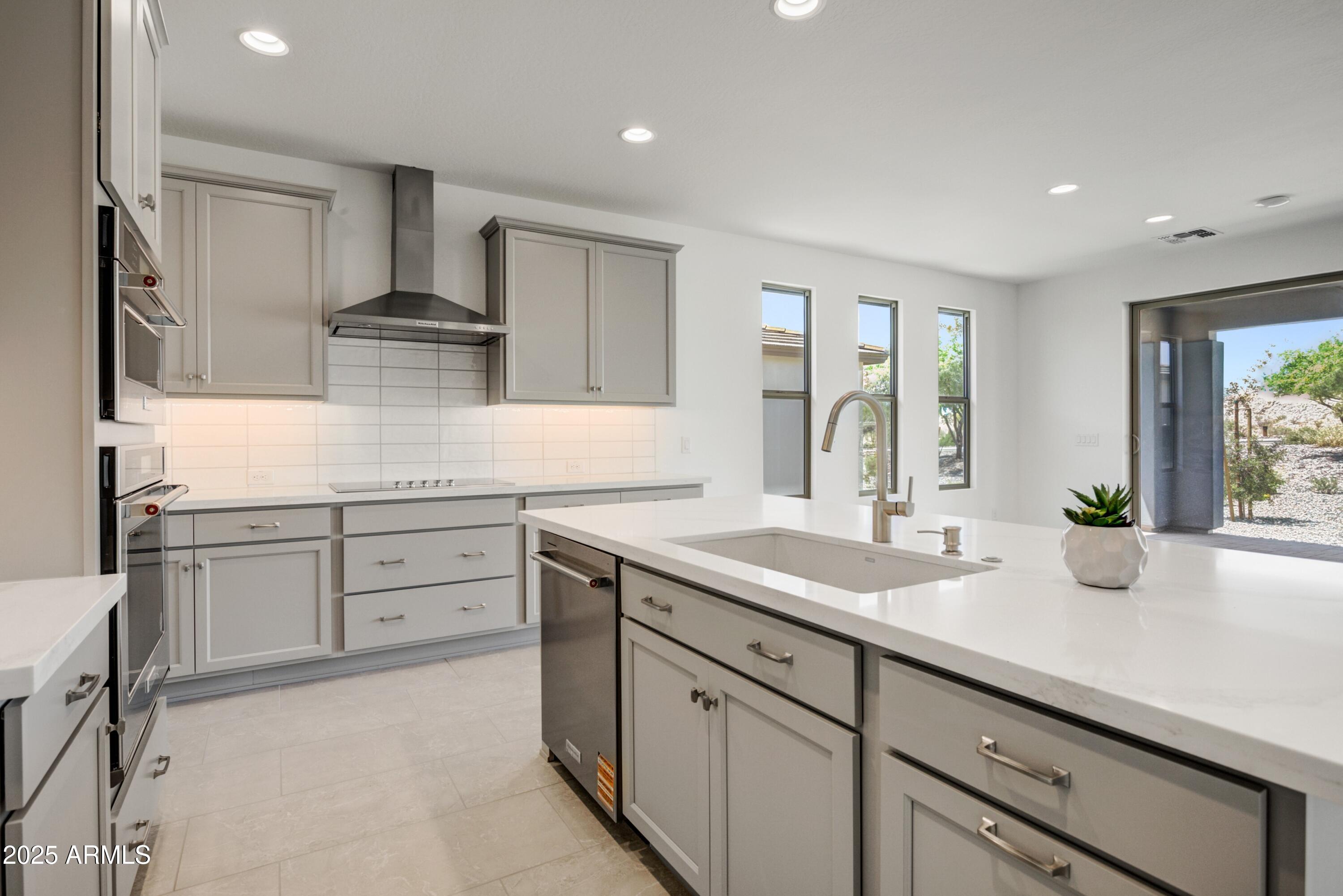 4556 PAINTED WAGON Way