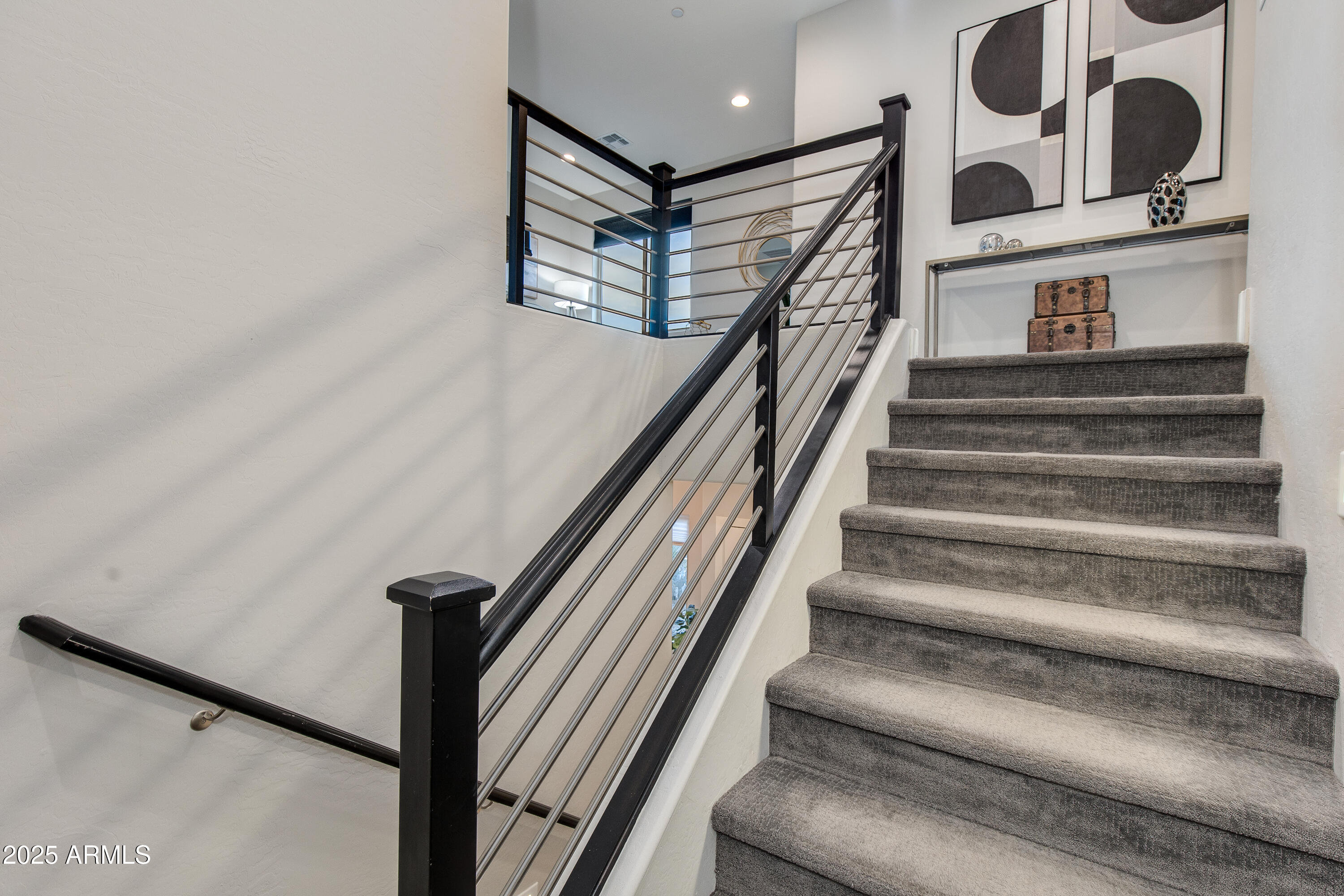 1910 W DESERT HOLLOW Drive