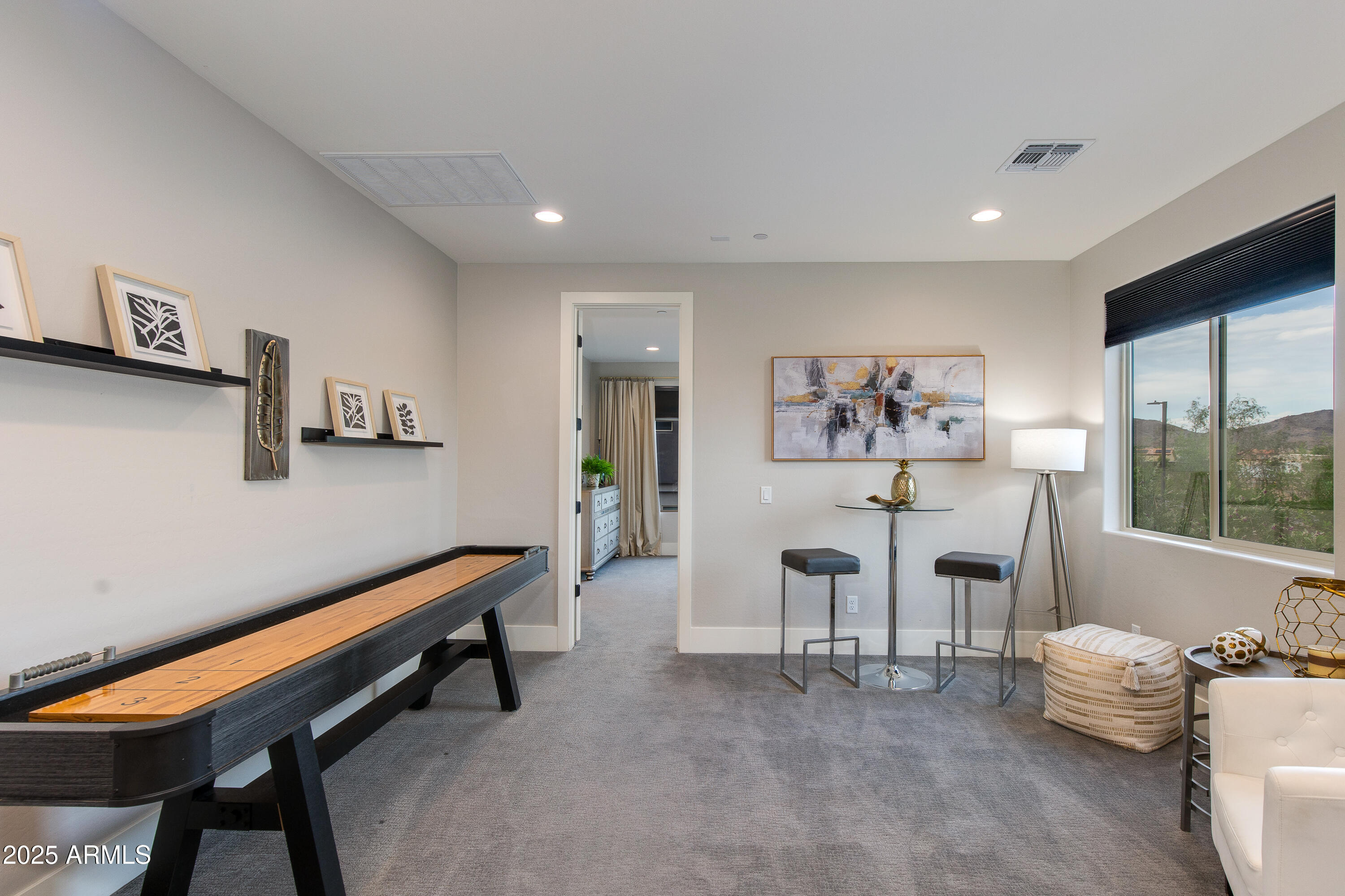 1910 W DESERT HOLLOW Drive
